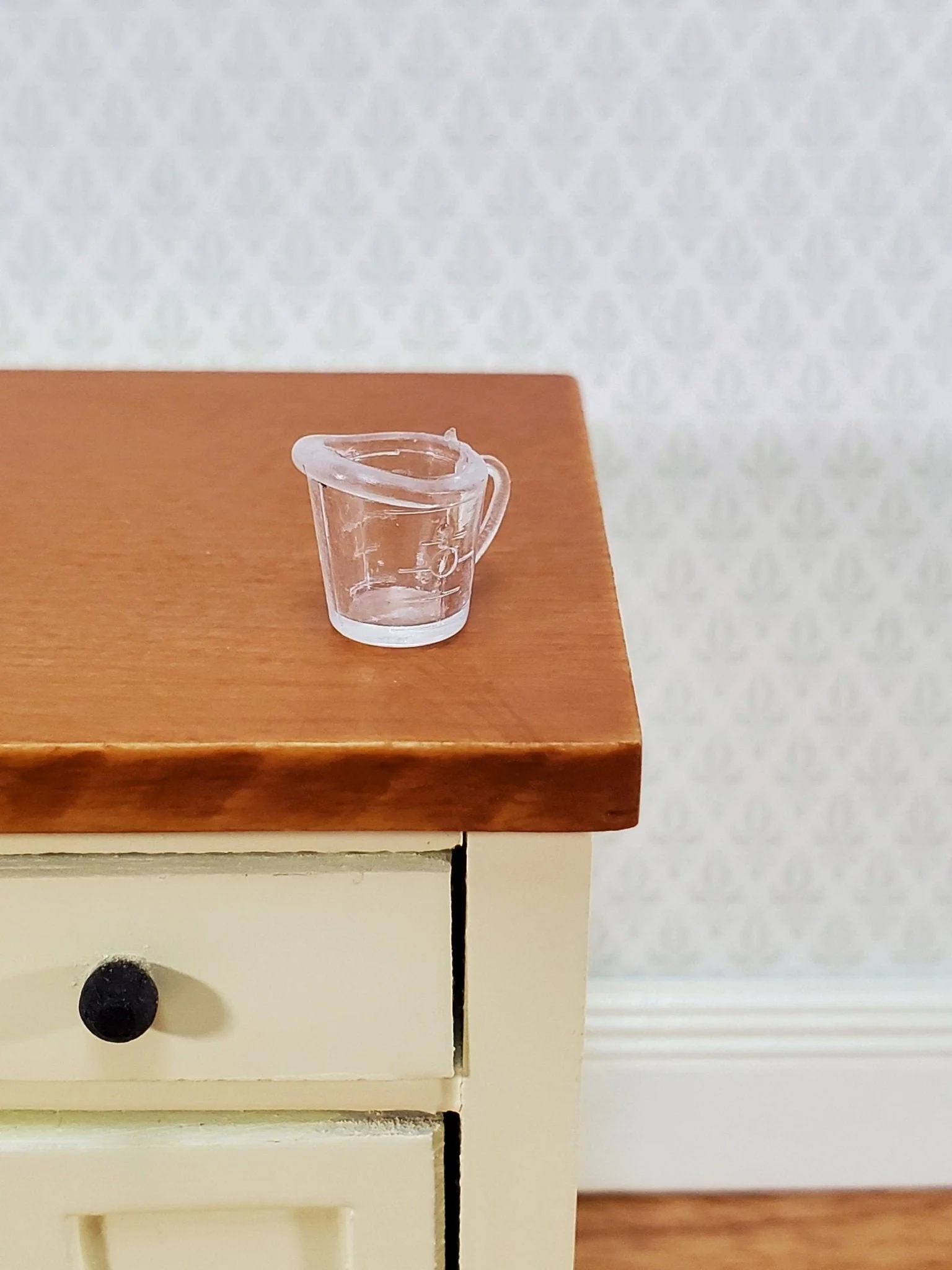 Dollhouse Tiny Measuring Cup Empty 1:12 Scale Miniature Kitchen Supplies
