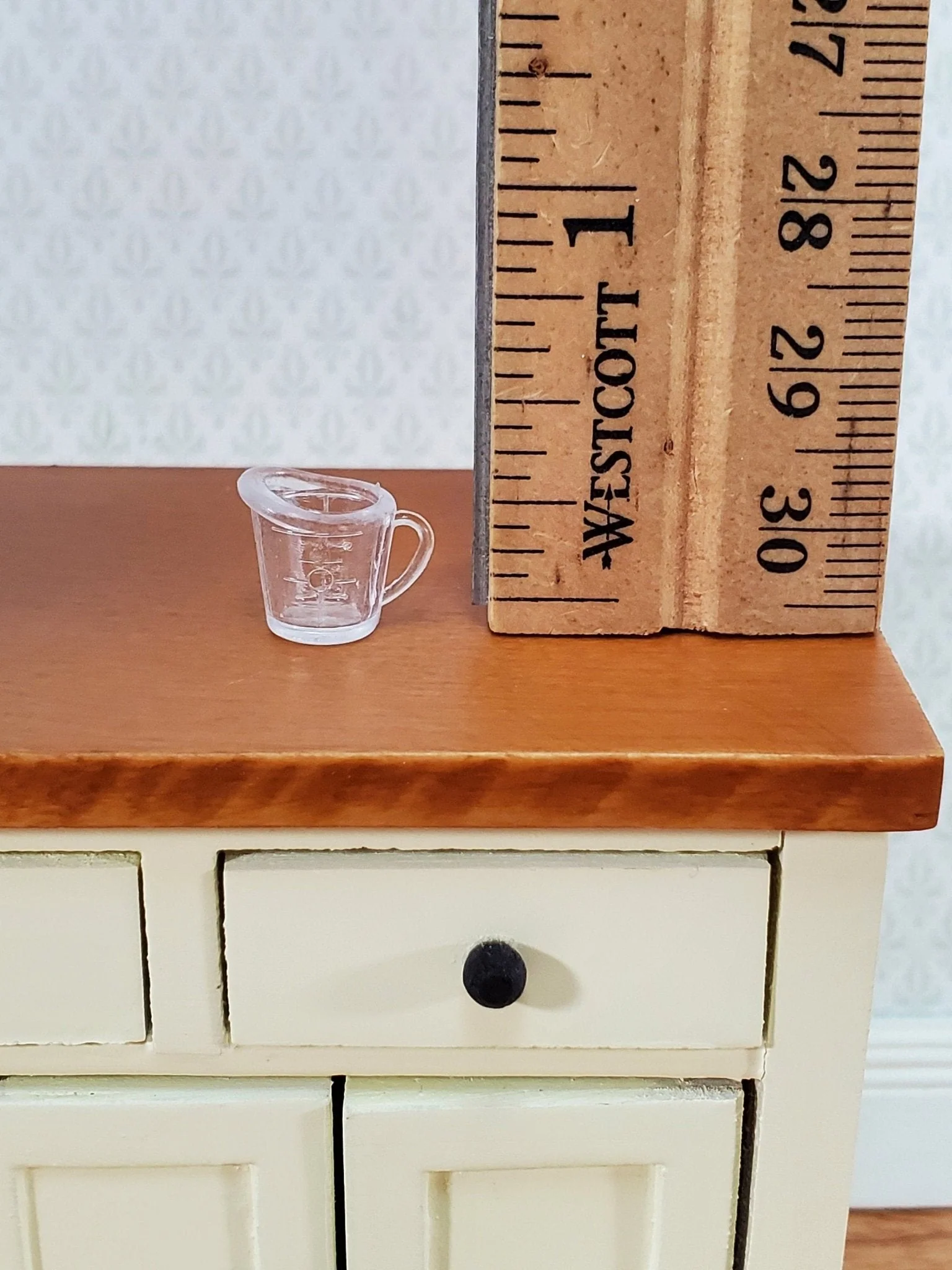 Dollhouse Tiny Measuring Cup Empty 1:12 Scale Miniature Kitchen Supplies - Image 3