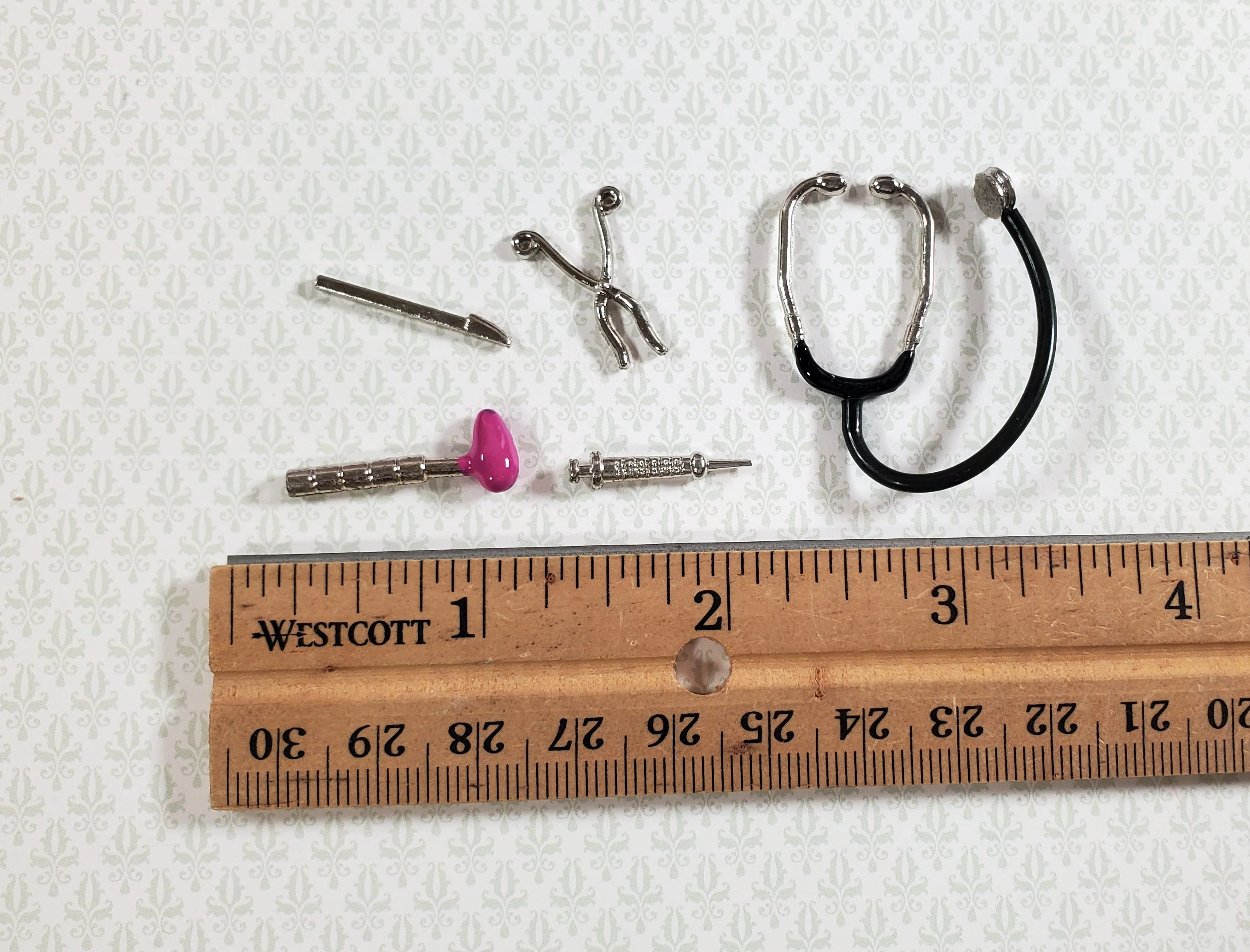 Dollhouse Tiny Medical Surgical Instruments 5 Pieces Metal Miniatures 1:12 Scale - Image 3