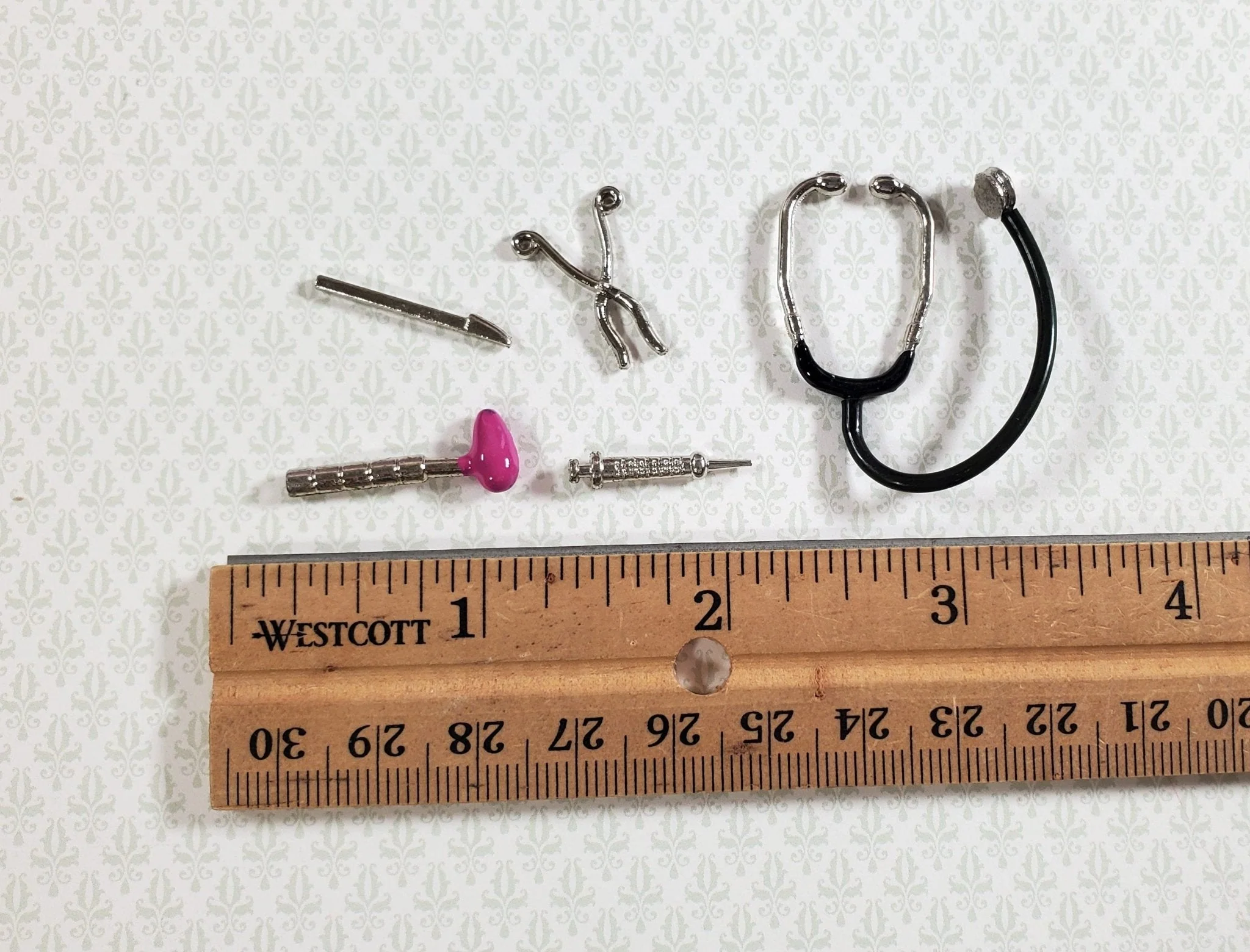 Dollhouse Tiny Medical Surgical Instruments 5 Pieces Metal Miniatures 1:12 Scale - Image 3