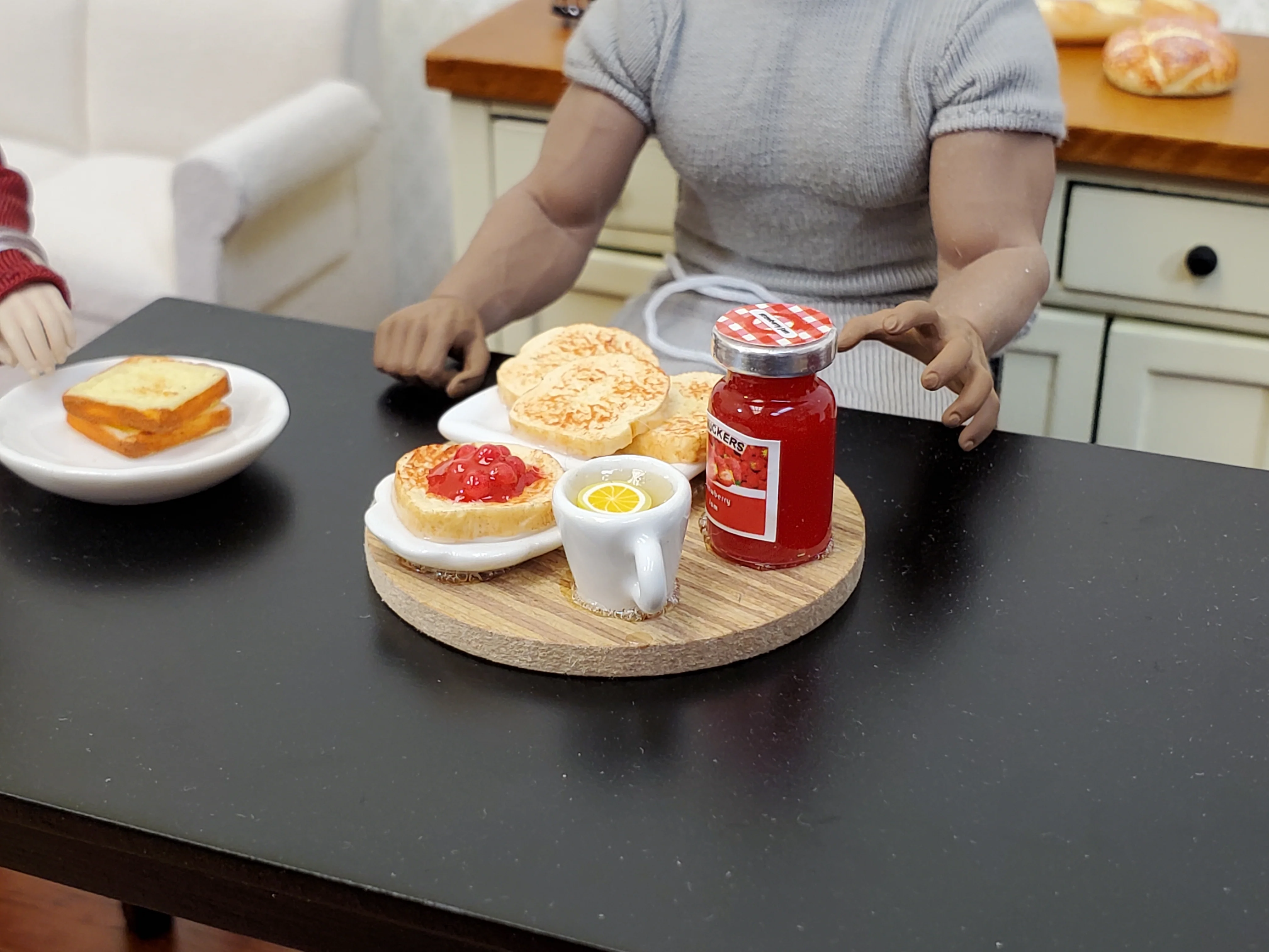 Dollhouse Toast Set with Jelly Plates &Tea on Cutting Board 1:12 Scale Miniature Food Kitchen - Image 3