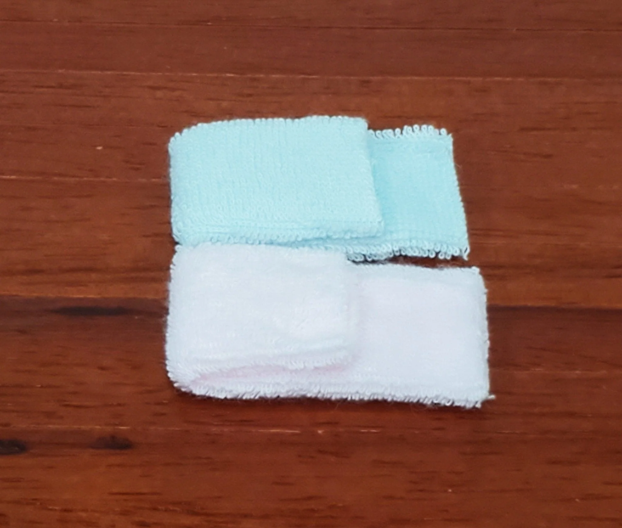 Dollhouse Towels Pink & Blue Set of 2 1:12 Scale Miniature Bathroom Accessories Decor - Image 4