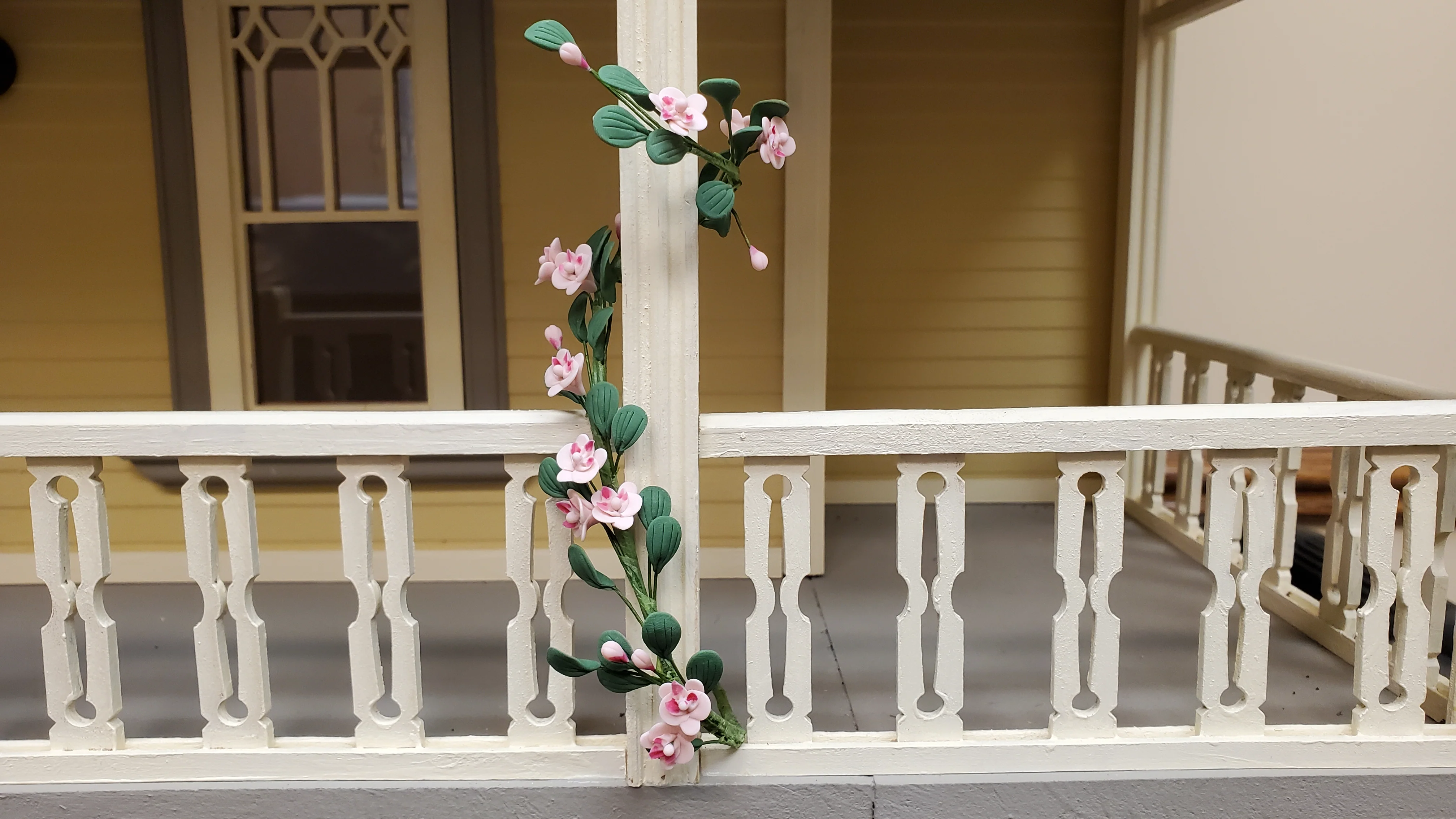 Dollhouse Trailing Pink Camelia Vine 1:12 Scale Miniature Garden Plants Decor