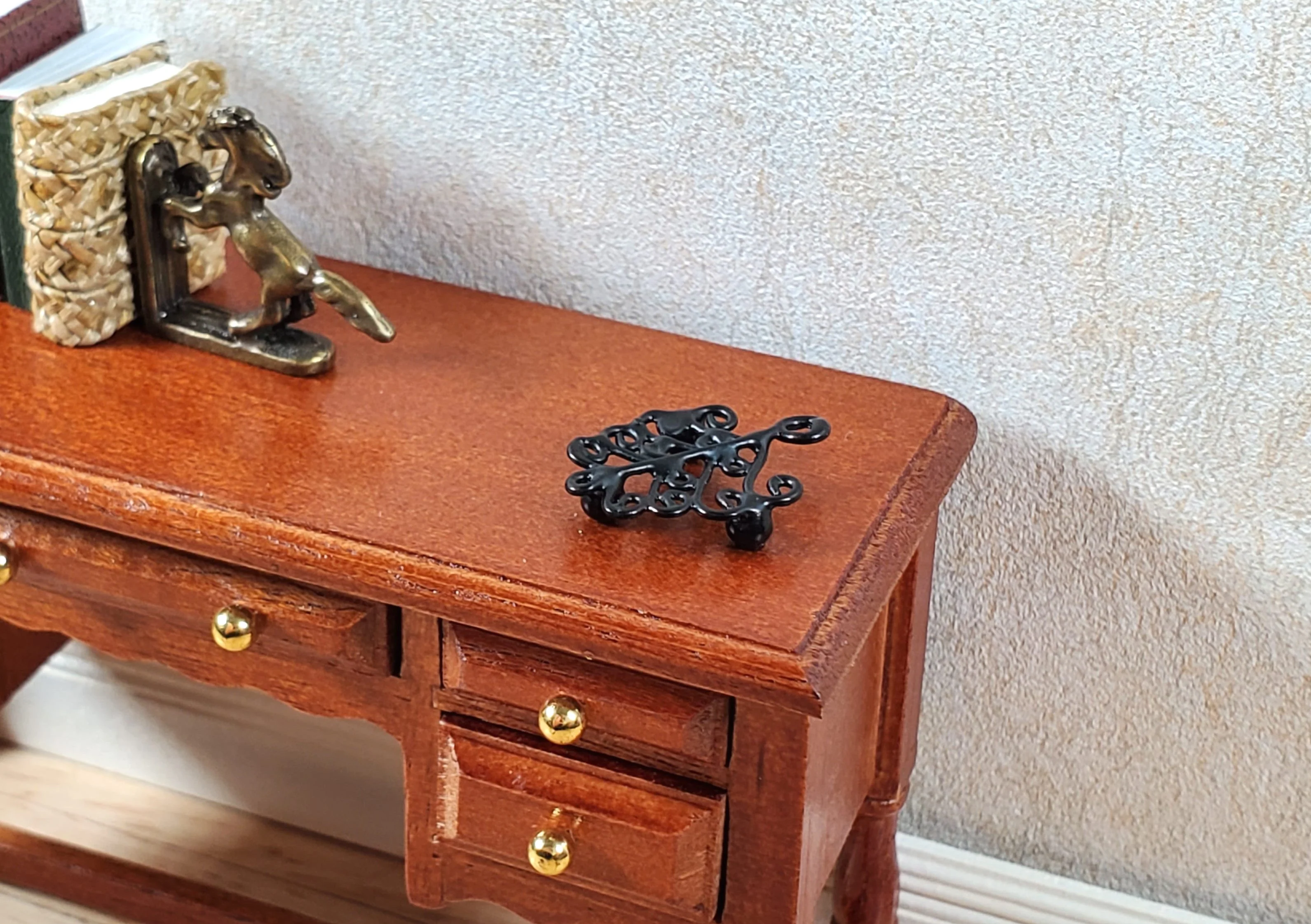 Dollhouse Trivet Hot Plate Black Scrolled Metal 1:12 Scale Miniature Kitchen - Image 3