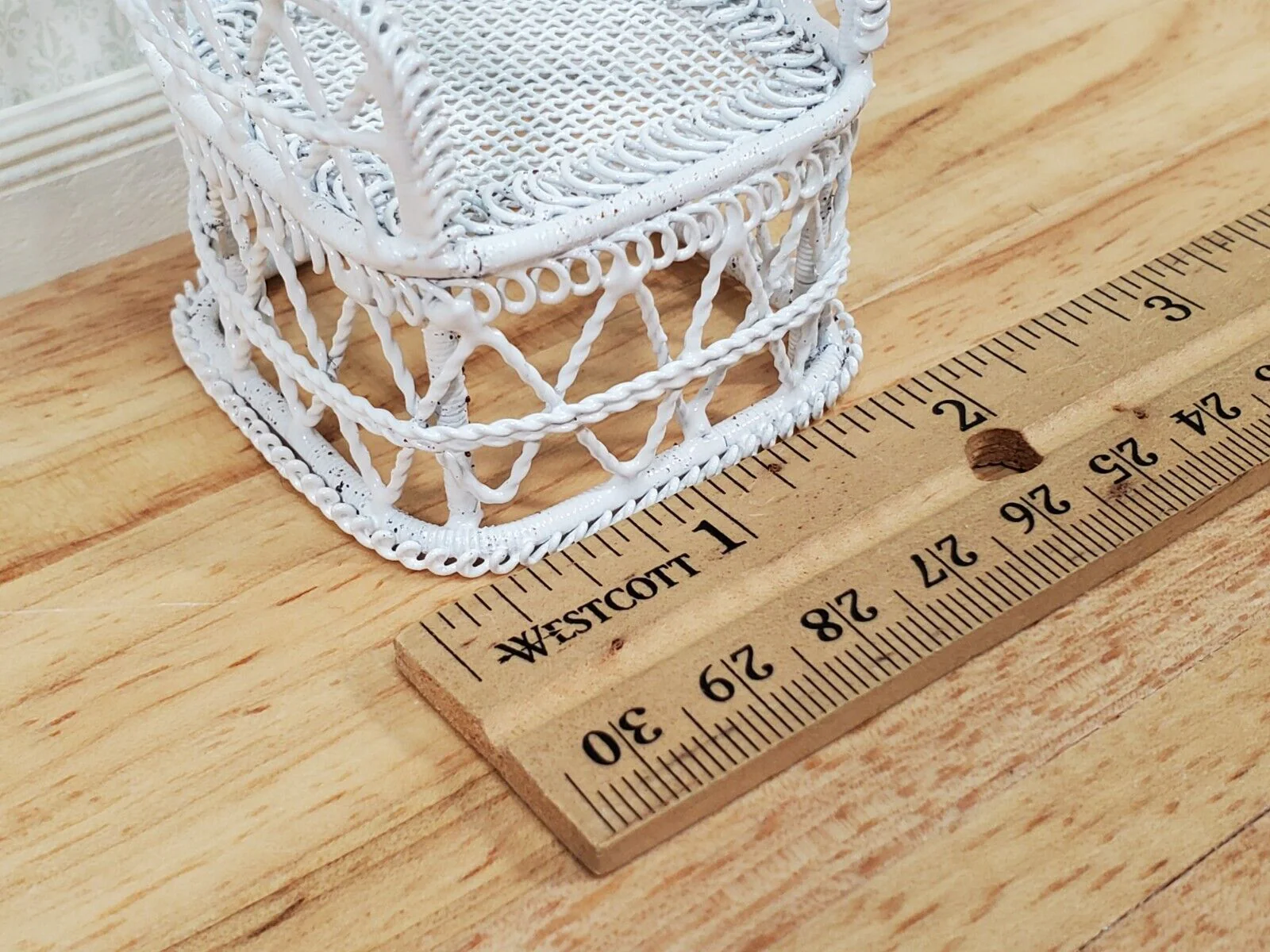 Dollhouse Tub Chair White Metal for Patio Porch 1:12 Miniature Fairy Garden - Image 4