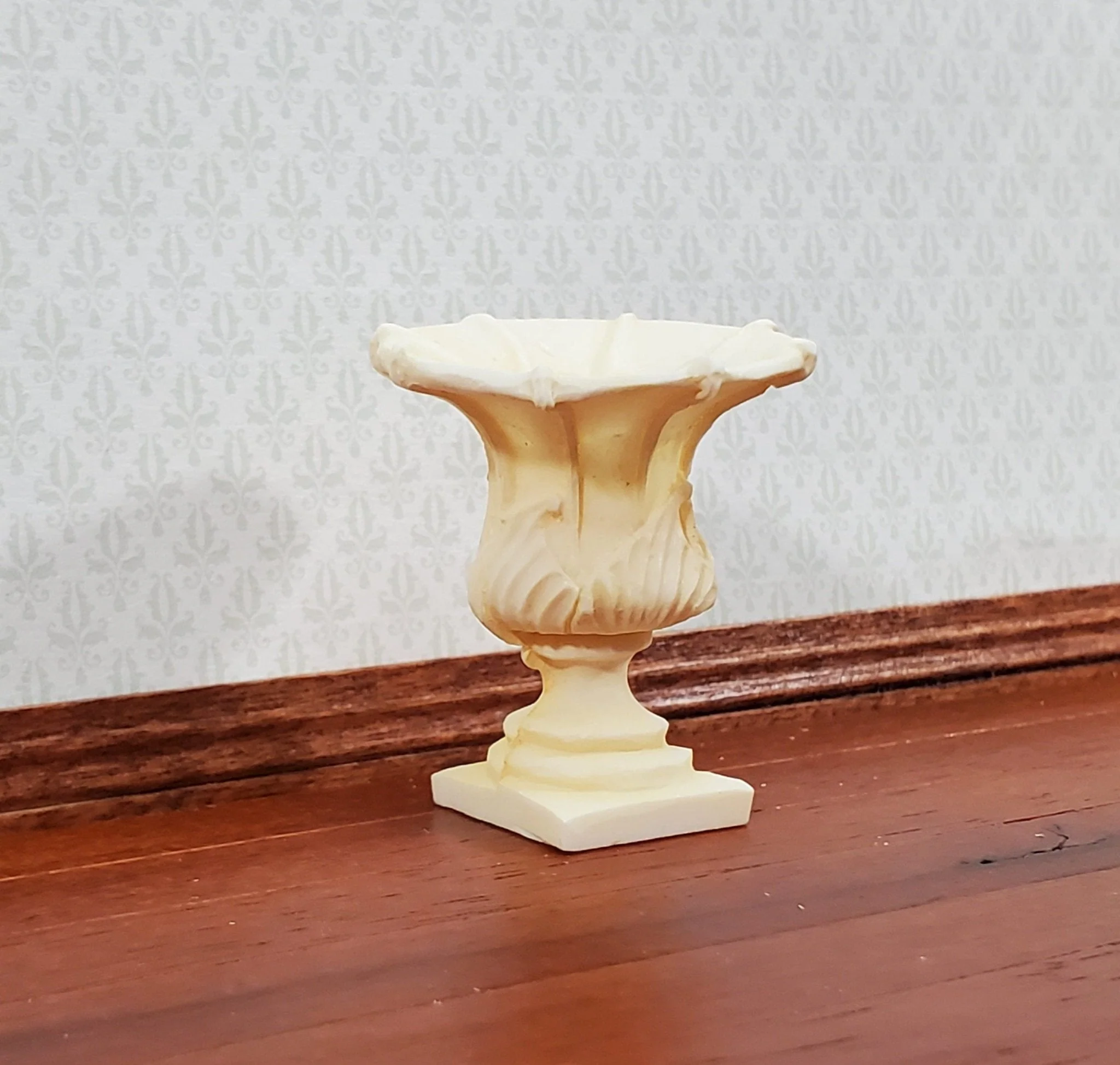 Dollhouse Urn Planter Set of 2 Cast Resin 1:12 Scale Aged Ivory A997IV by Falcon Miniatures - Image 3