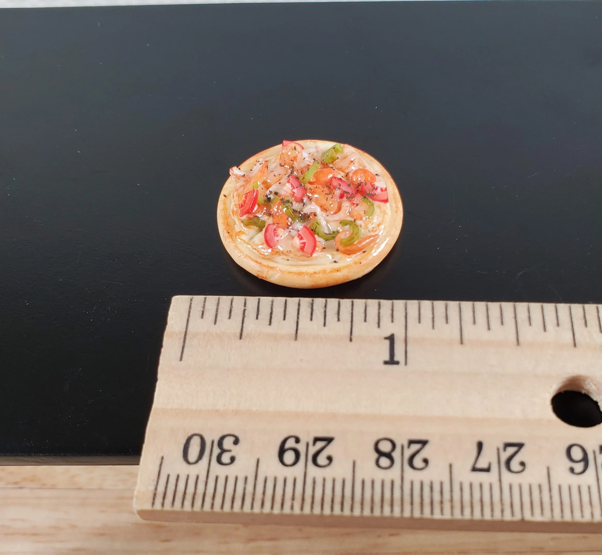 Dollhouse Veggie Pizza Round 1:12 Scale Miniature Food - Image 3