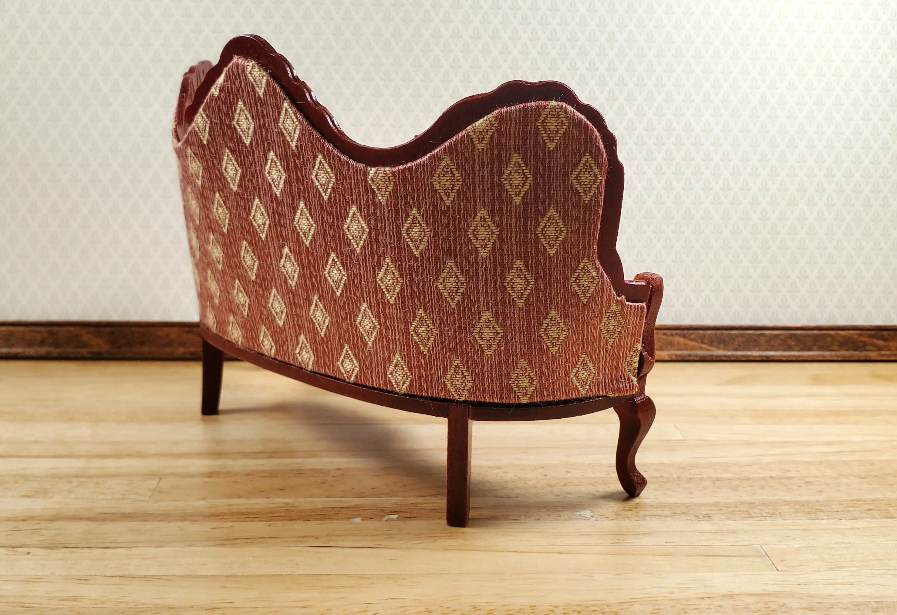 Dollhouse Victorian Heart Sofa Diamonds Dark Pink 1:12 Scale Miniature Furniture - Image 2