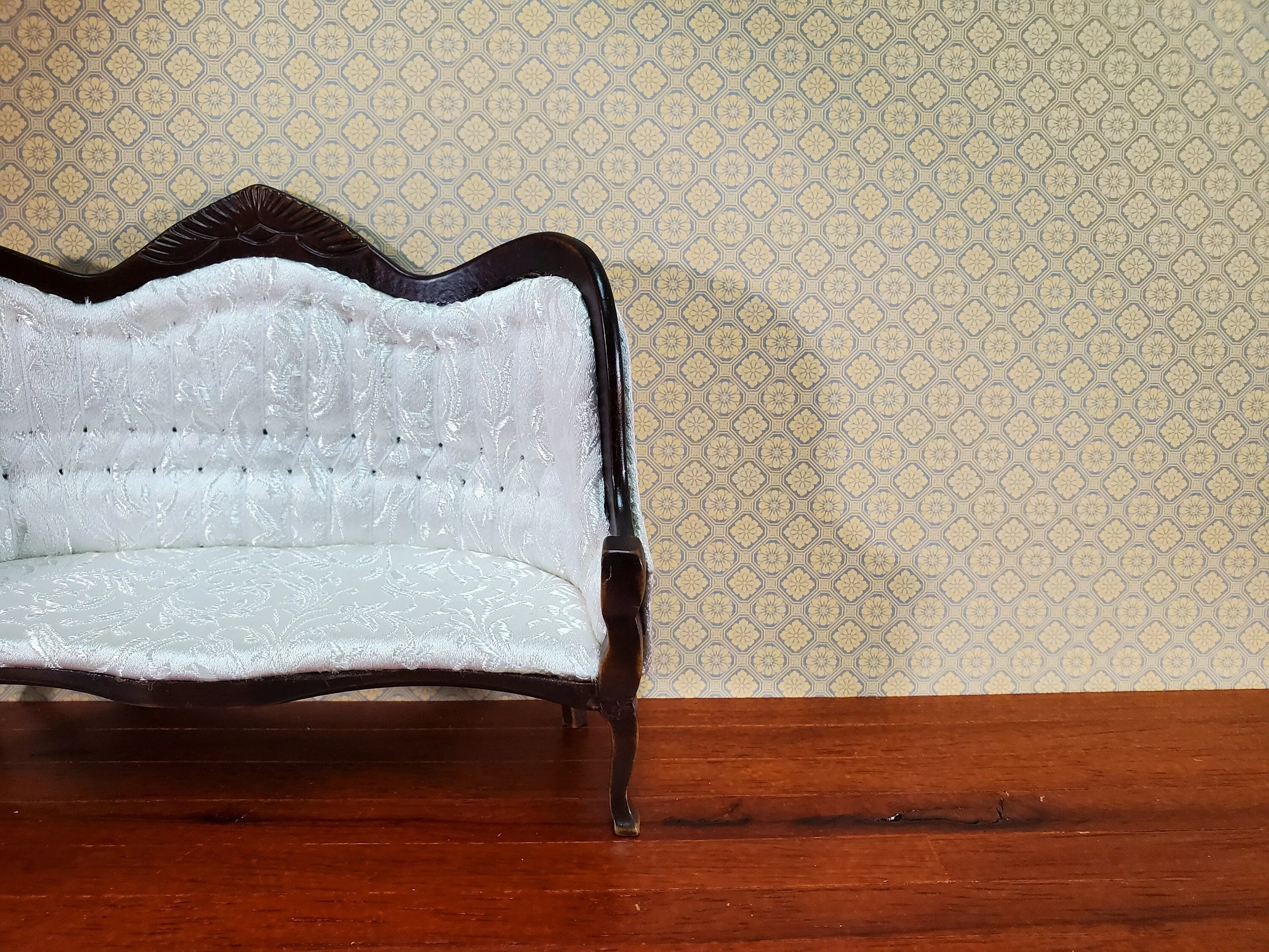 Dollhouse Wallpaper "Hachi" Japanese Floral Bradbury & Bradbury 1:12 Scale - Image 2