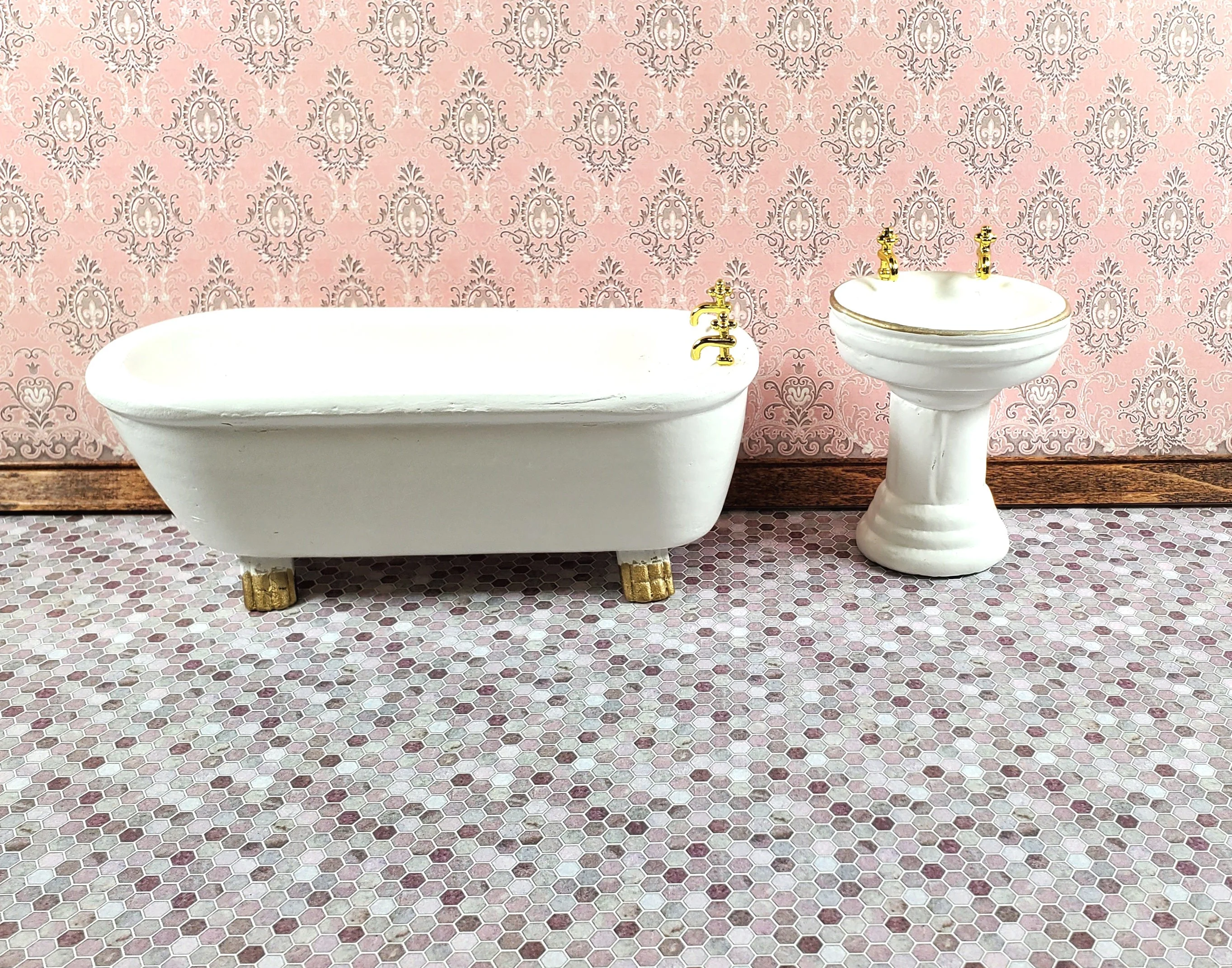 Dollhouse Wallpaper Peachy Pink Victorian 1:12 Scale Miniature by Itsy Bitsy - Image 4