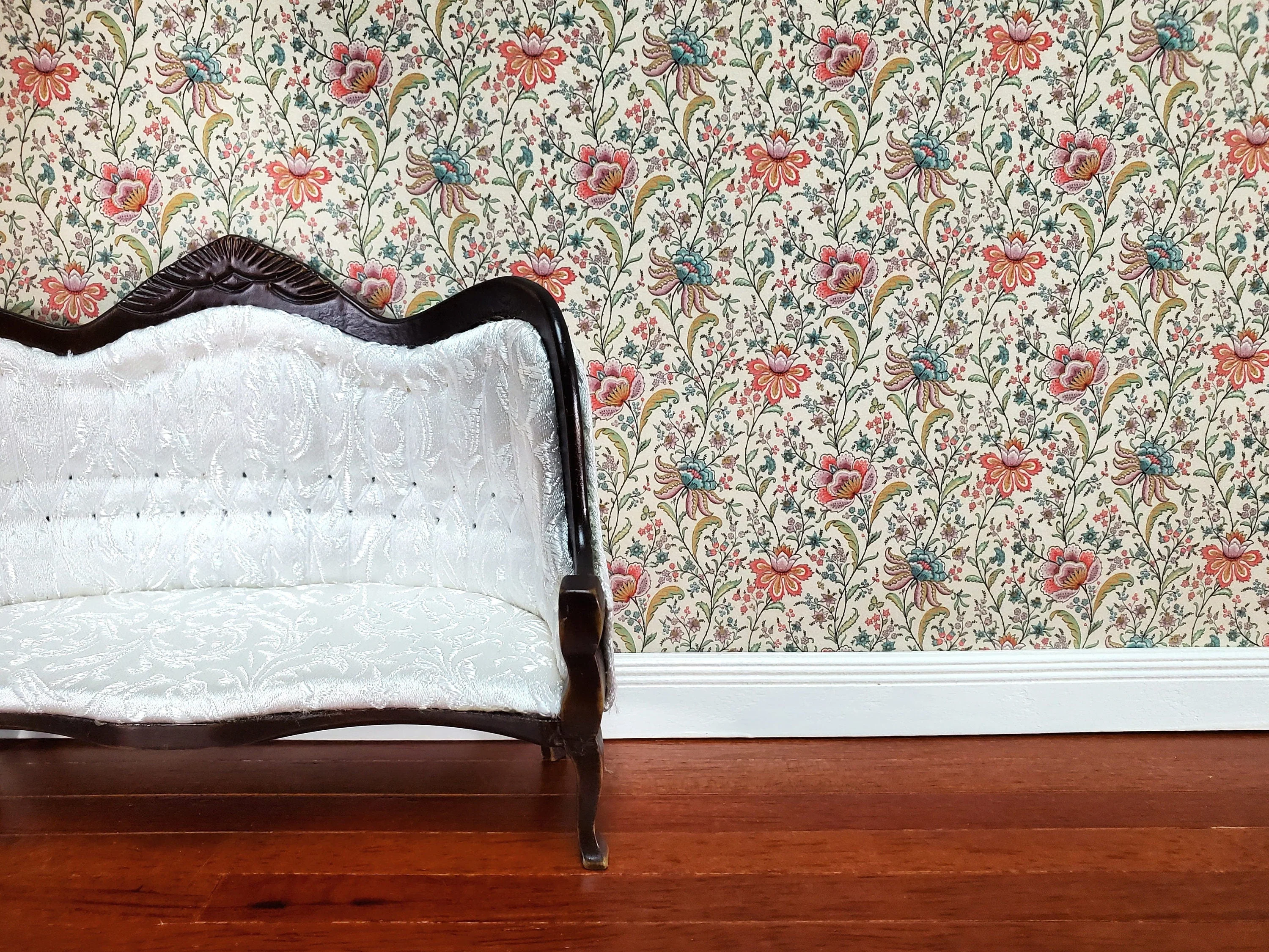 Dollhouse Wallpaper Vintage Floral Fantasy Bradbury & Bradbury 1:12 Scale - Image 2