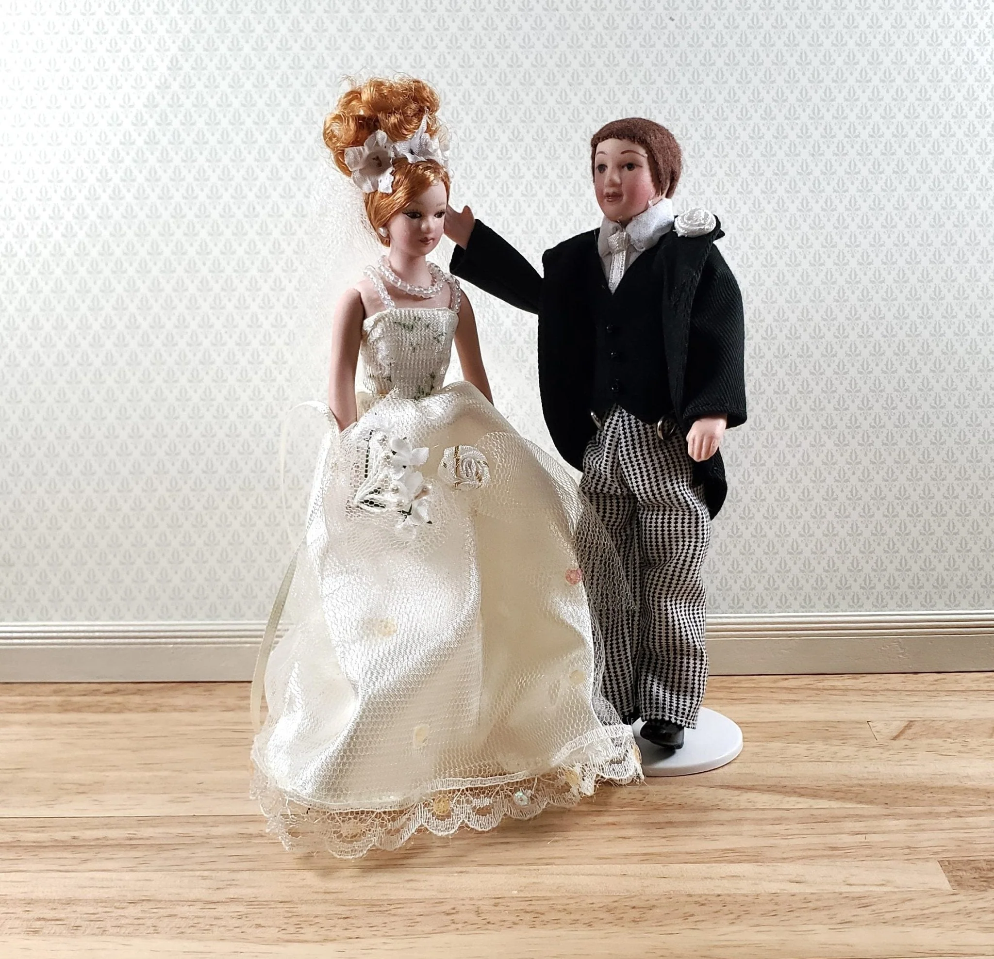 Dollhouse Wedding Bride Doll Porcelain Female Woman 1:12 Scale Miniature - Image 3