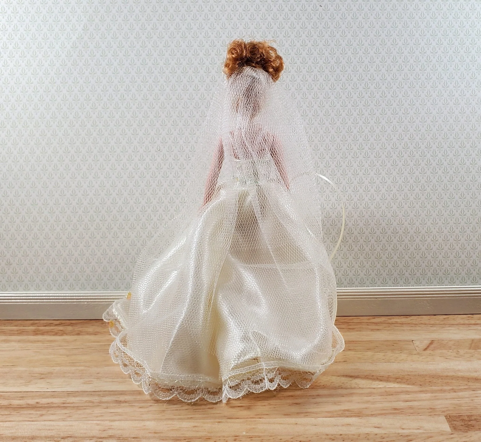 Dollhouse Wedding Bride Doll Porcelain Female Woman 1:12 Scale Miniature - Image 4