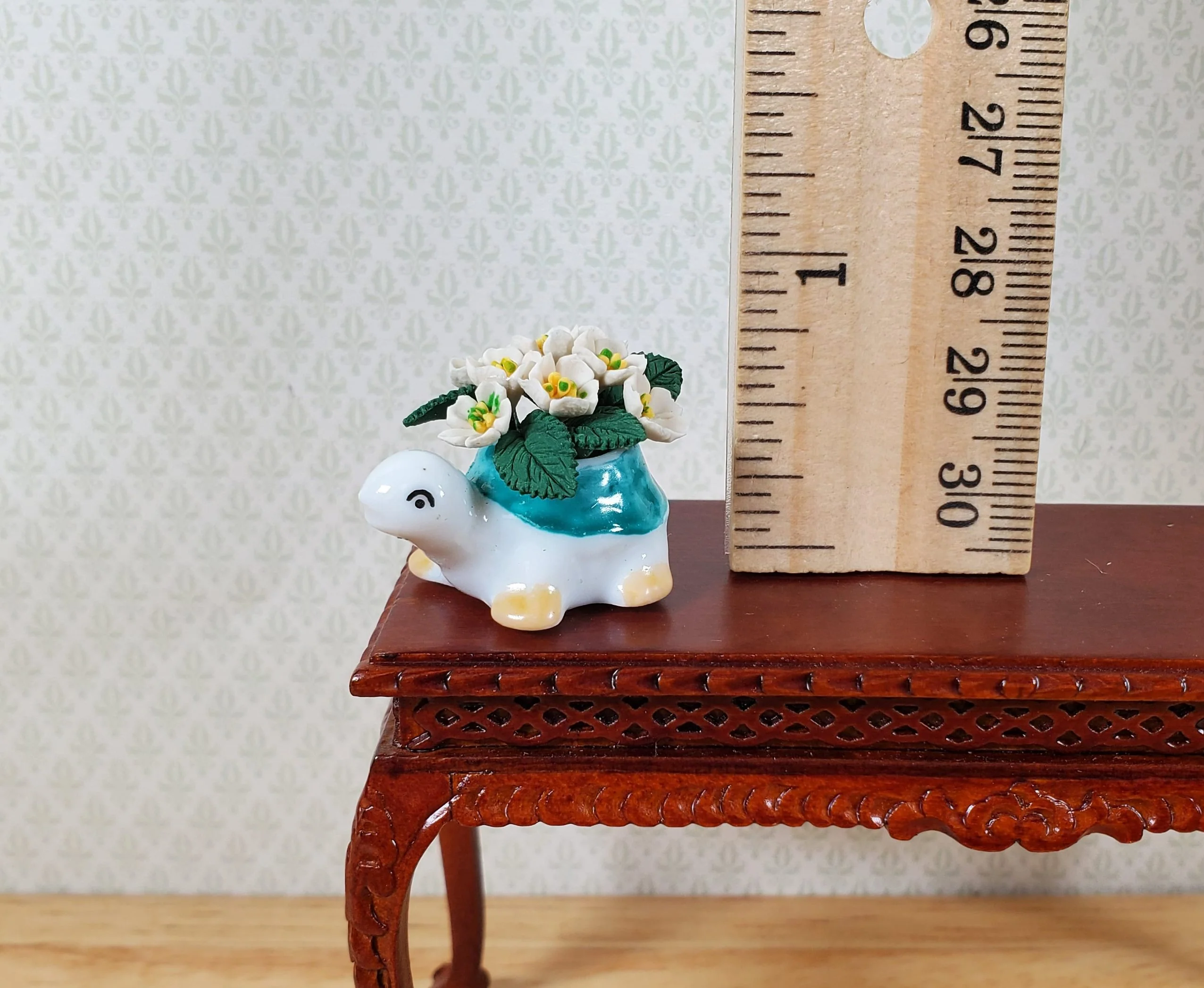 Dollhouse White Flowers in Green Ceramic Turtle Planter Pot 1:12 Scale Miniature - Image 3