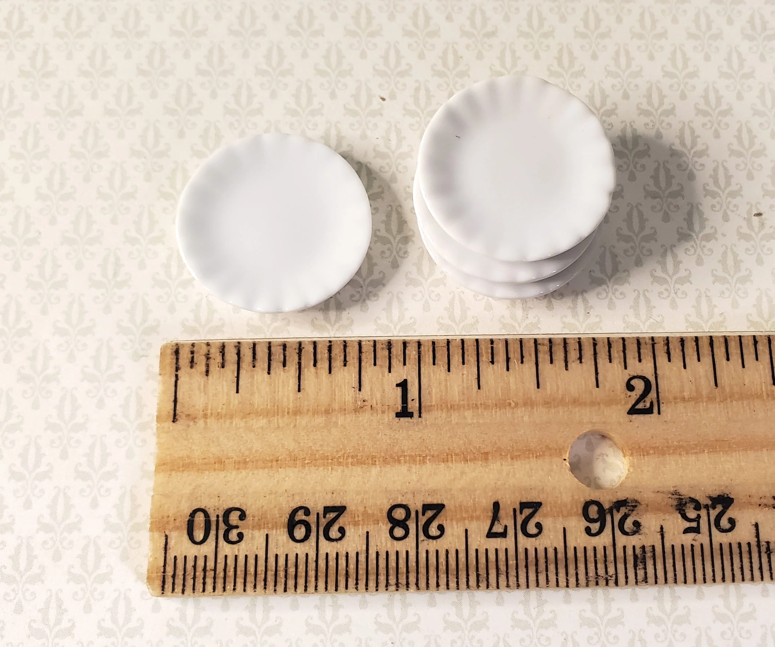 Dollhouse White Fluted Edge Ceramic Dinner Plates Set of 4 1:12 Scale Miniatures - Image 3