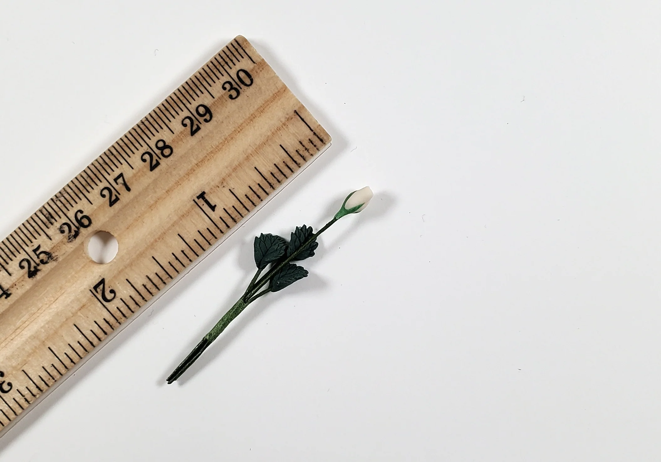 Dollhouse White Rose Bud Single Stem with Foliage 1:12 Scale Miniature - Image 3