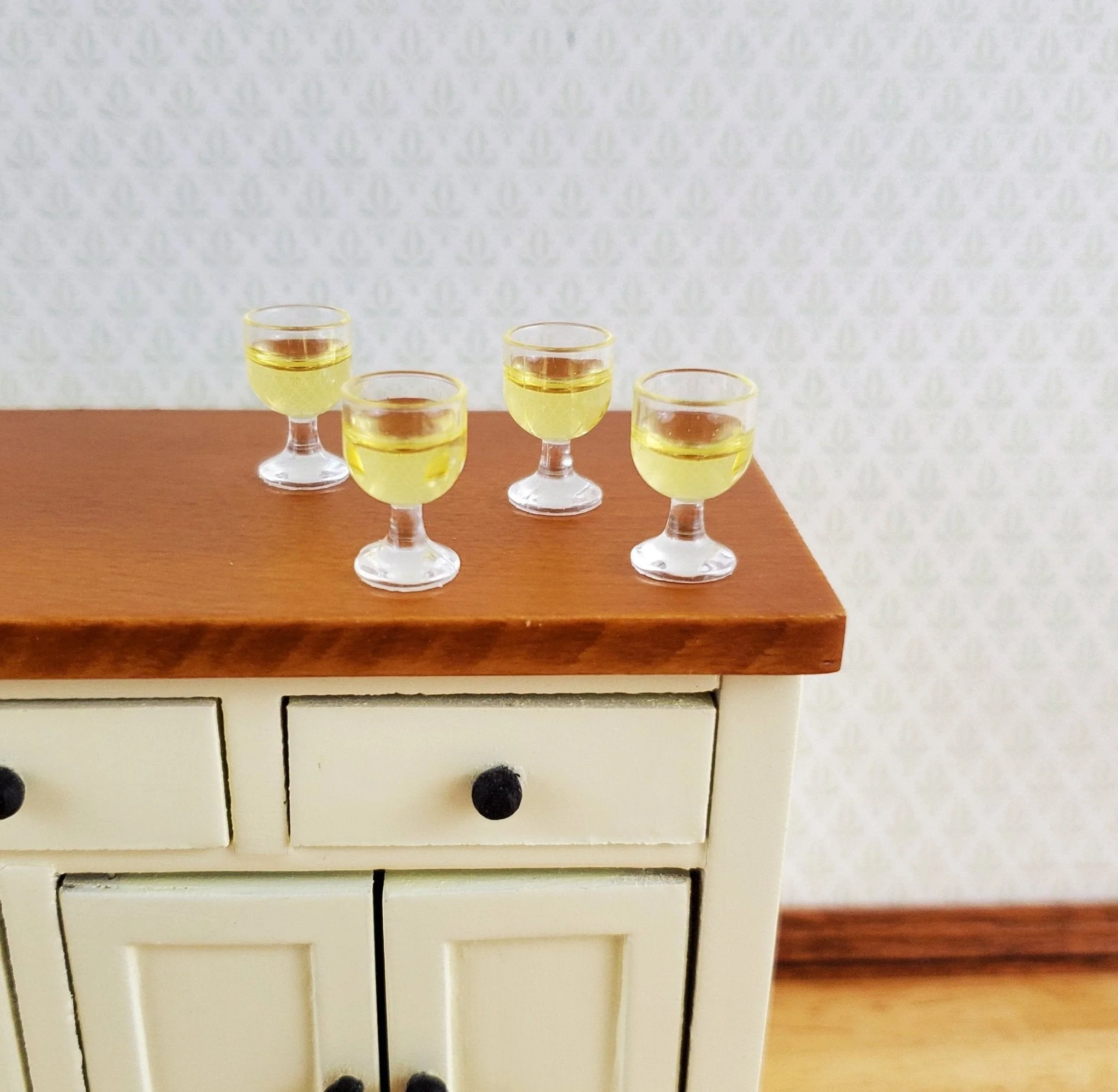 Dollhouse White Wine Glasses Filled Set of 4 1:12 Scale Plastic - Image 2