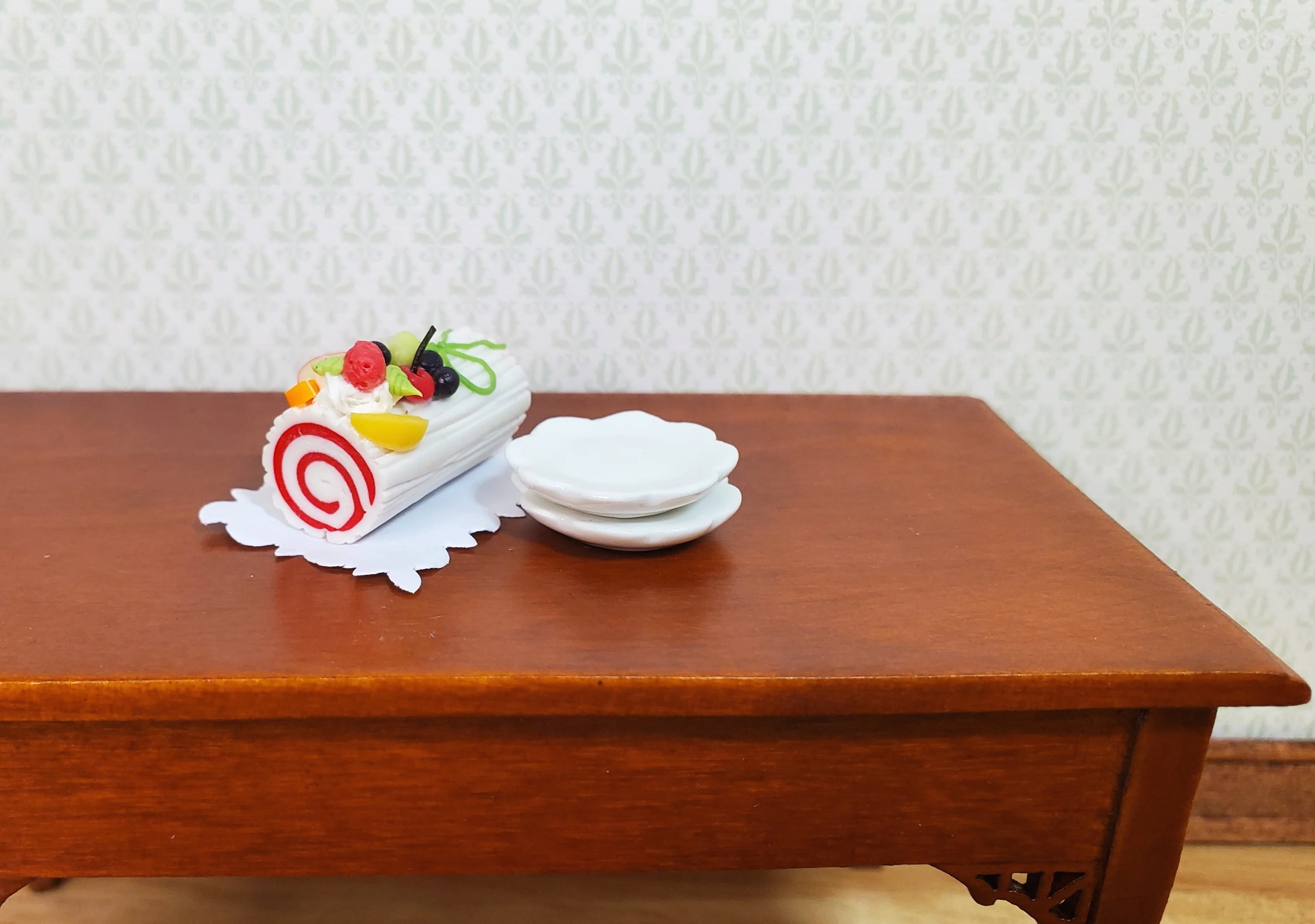 Dollhouse White Yule Log 1:12 Scale Miniature Dessert Food - Image 2