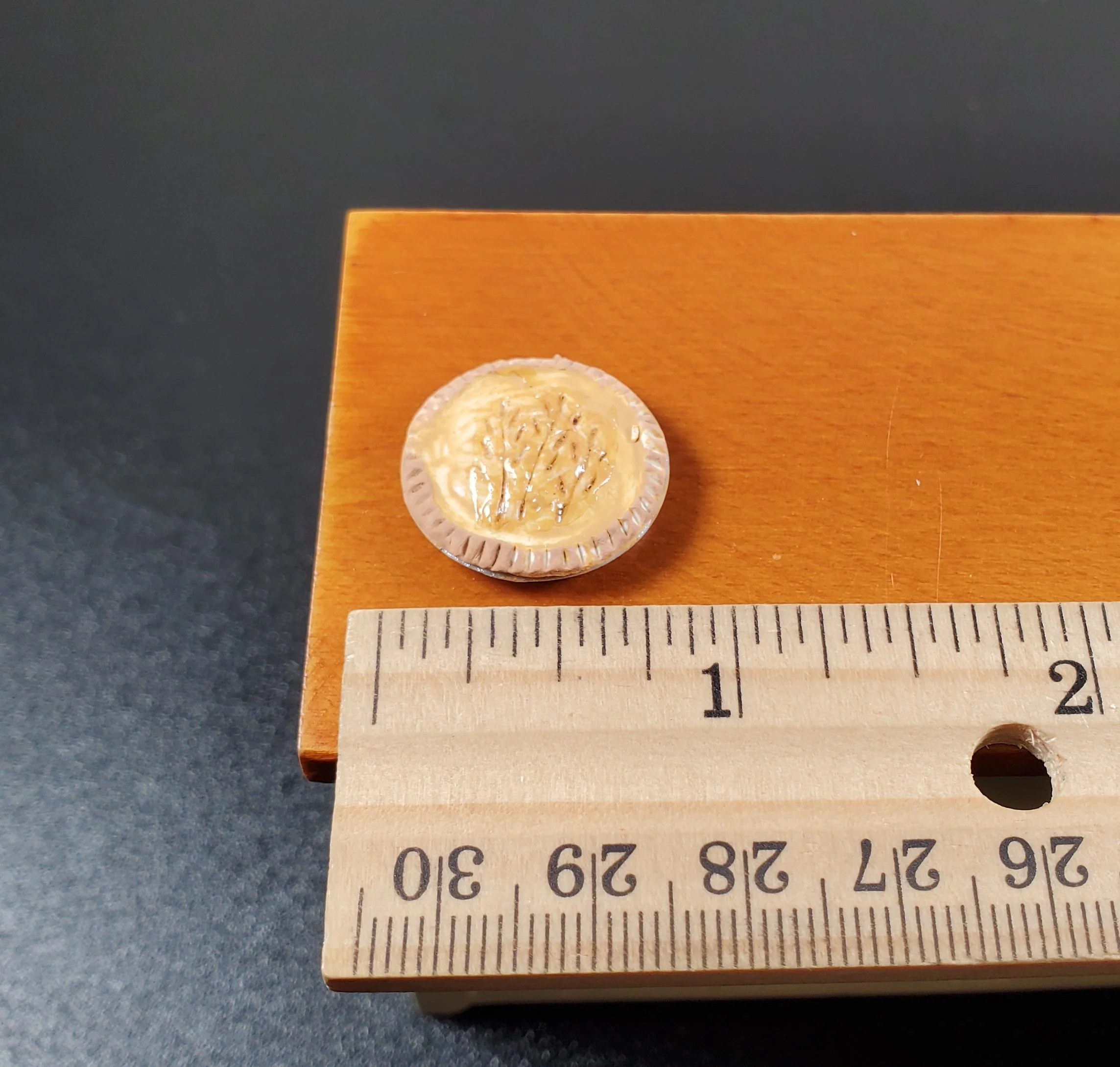 Dollhouse Whole Apple Pie in Tin 1:12 Scale Miniature Kitchen Food Bakery - Image 3