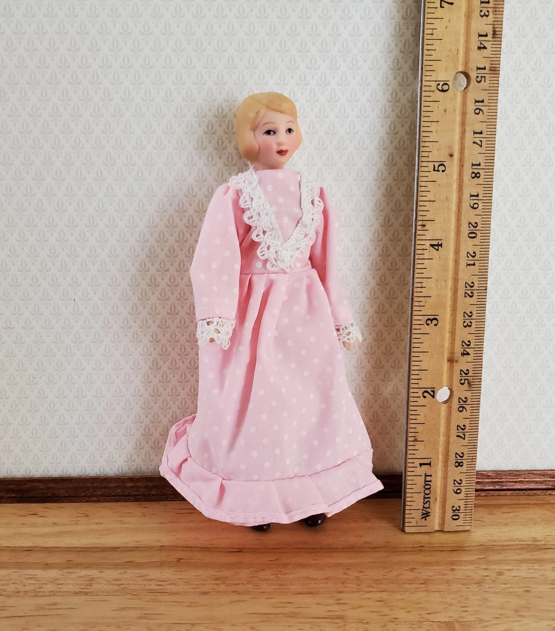 Dollhouse Woman Doll Porcelain Poseable Mom Mother Female Pink Dress 1:12 Scale Miniature - Image 4