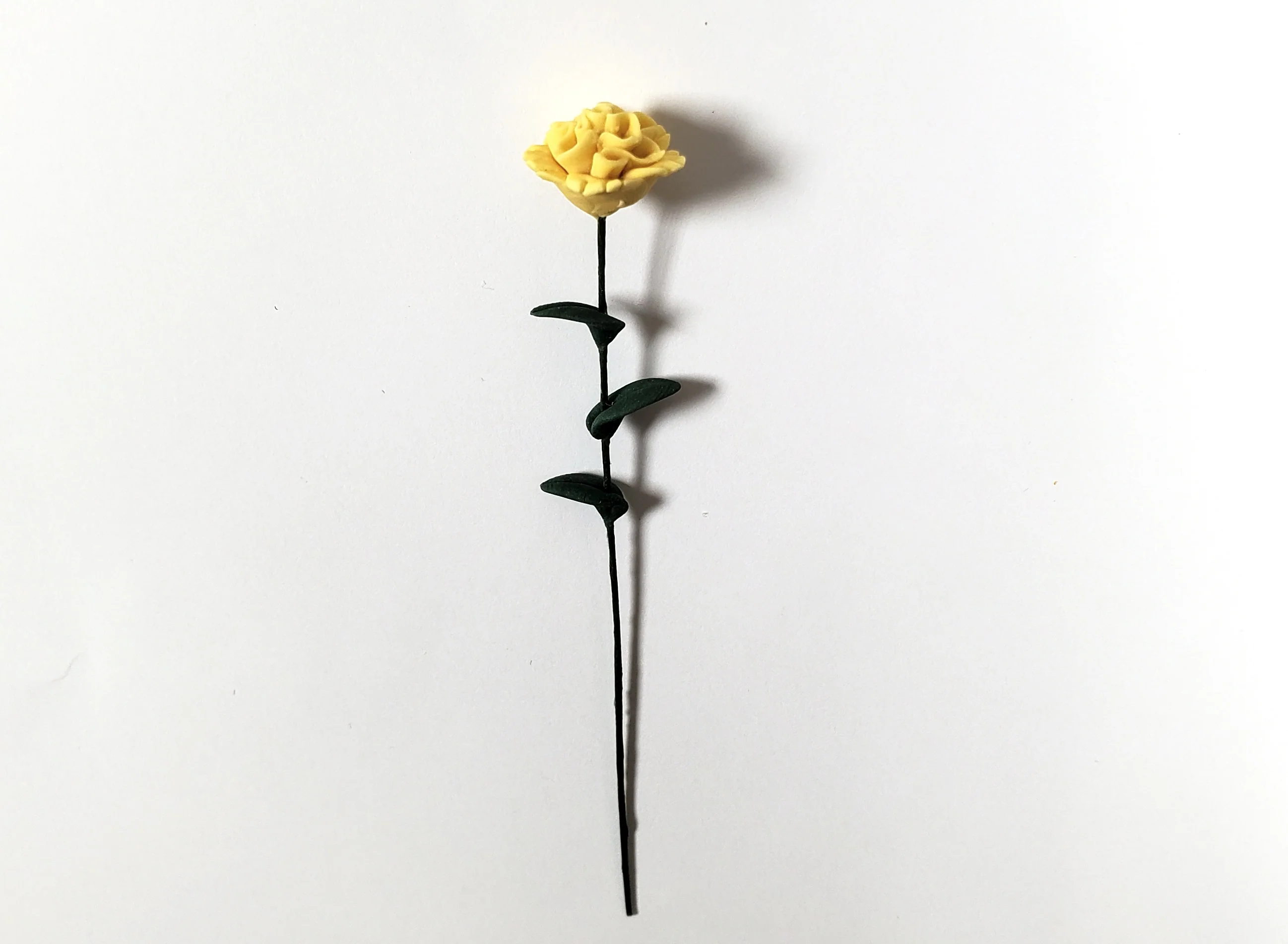 Dollhouse Yellow Carnation Single Stem with Foliage 1:12 Scale Miniature