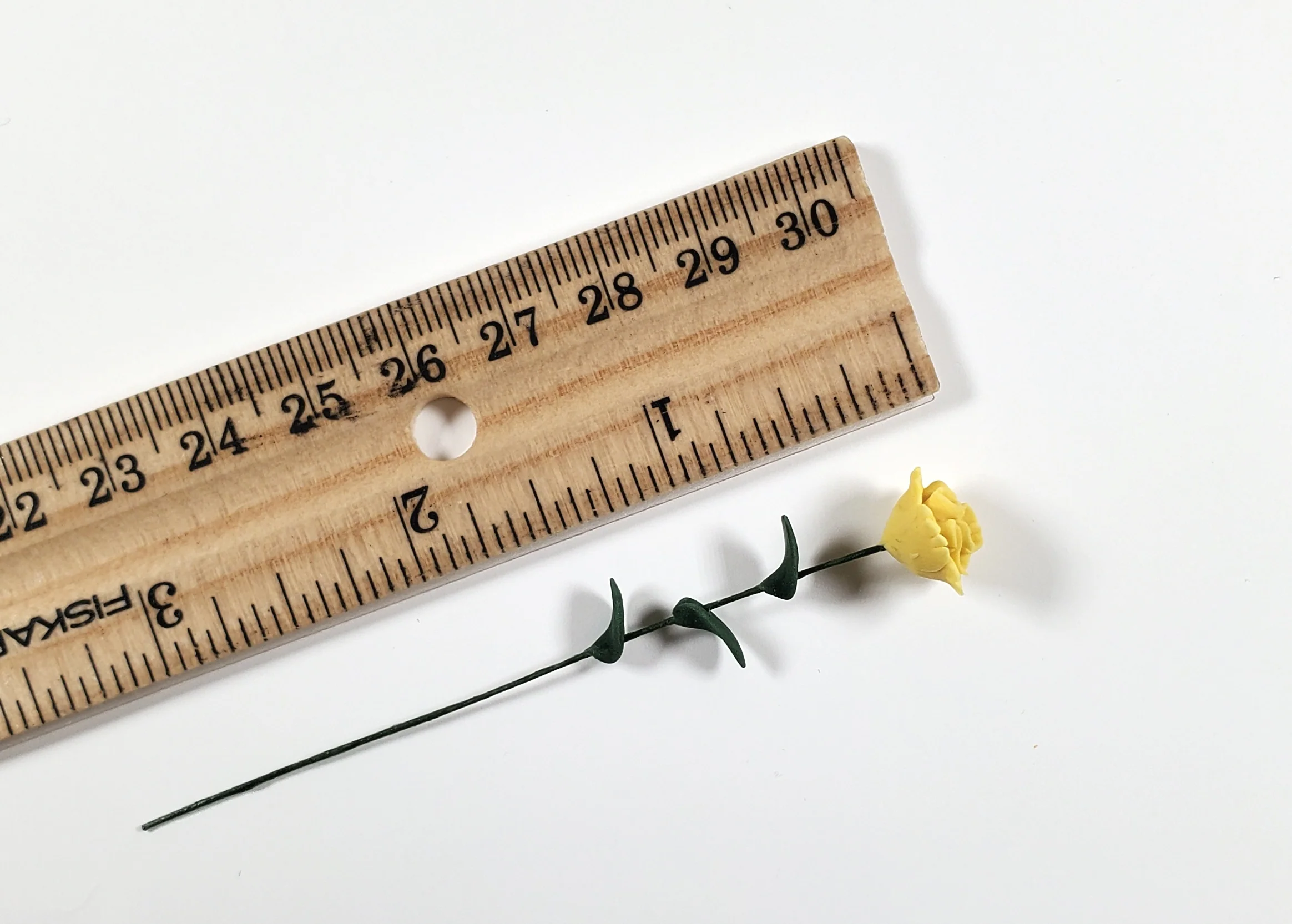 Dollhouse Yellow Carnation Single Stem with Foliage 1:12 Scale Miniature - Image 3