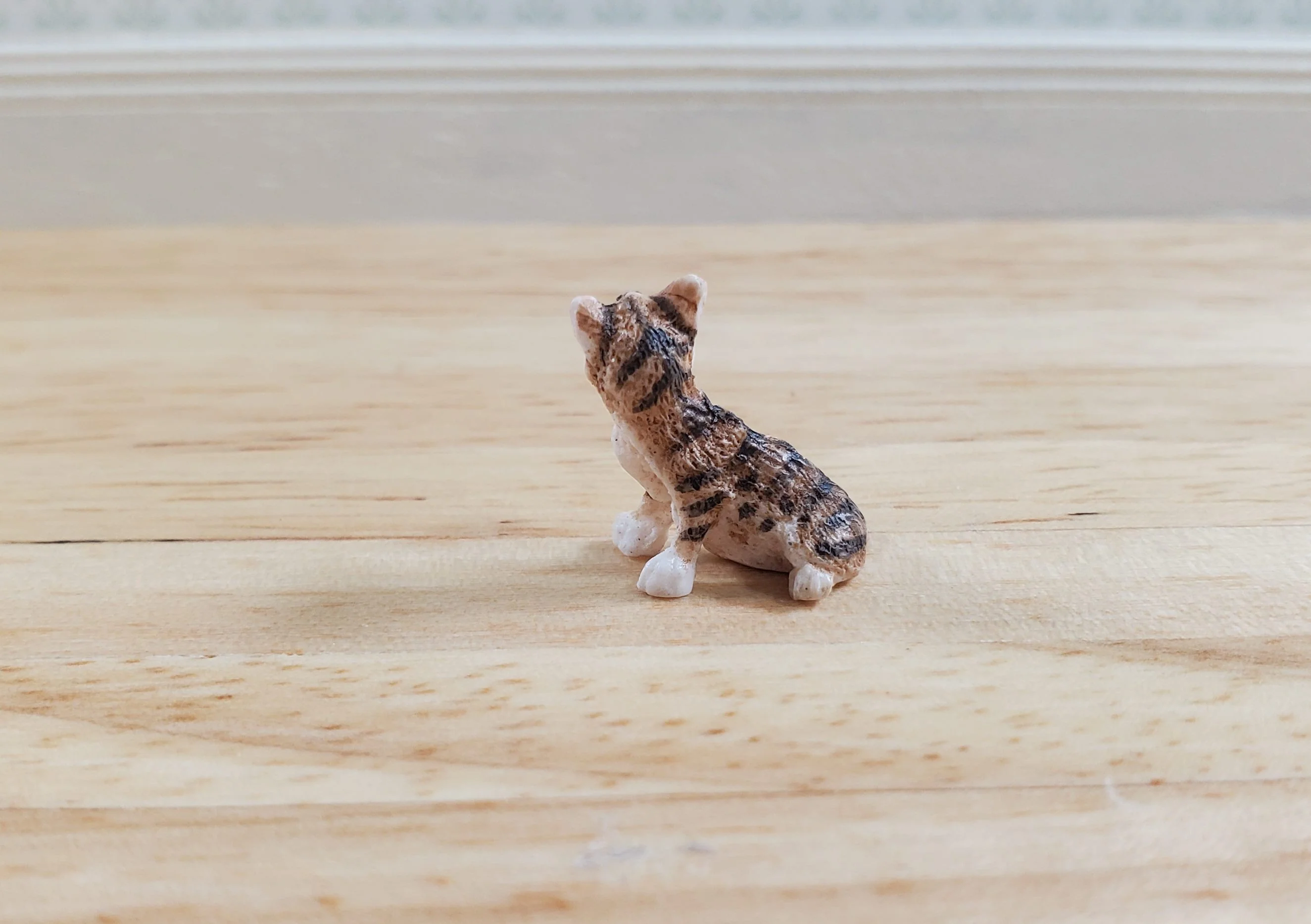 HALF SCALE Tiny Brown Tabby Sitting 1:24 Scale by Falcon Miniatures - Image 2