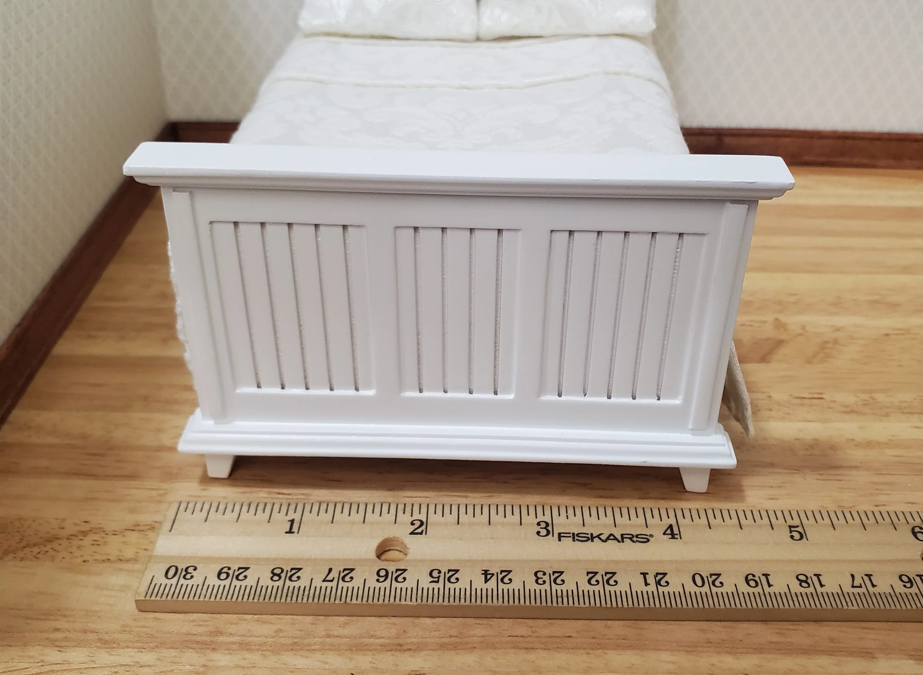 JBM Dollhouse Bed Farmhouse Country Style White 1:12 Miniature Furniture - Image 3