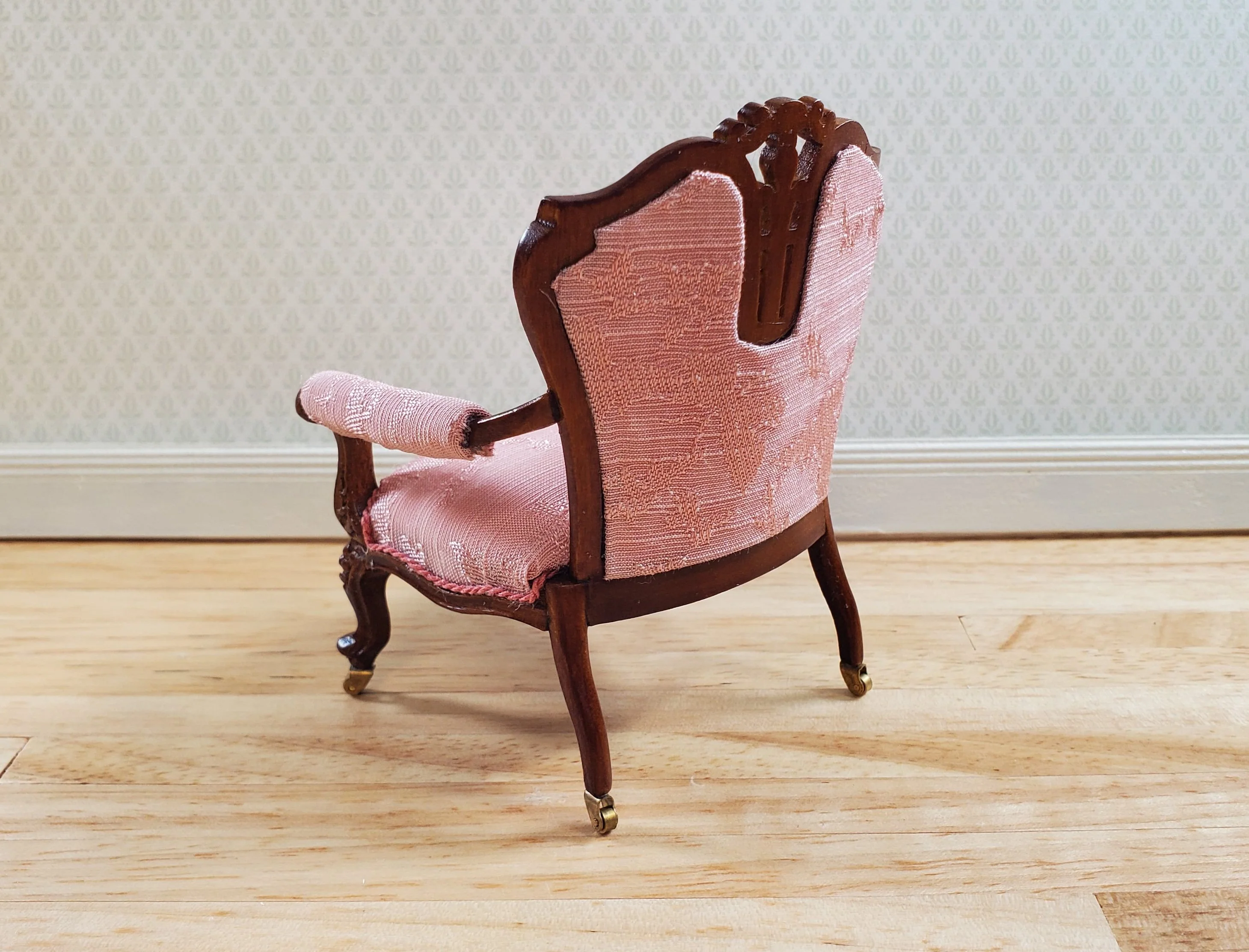 JBM Dollhouse Pink Arm Chair Victorian Style Walnut Finish 1:12 Scale - Image 3