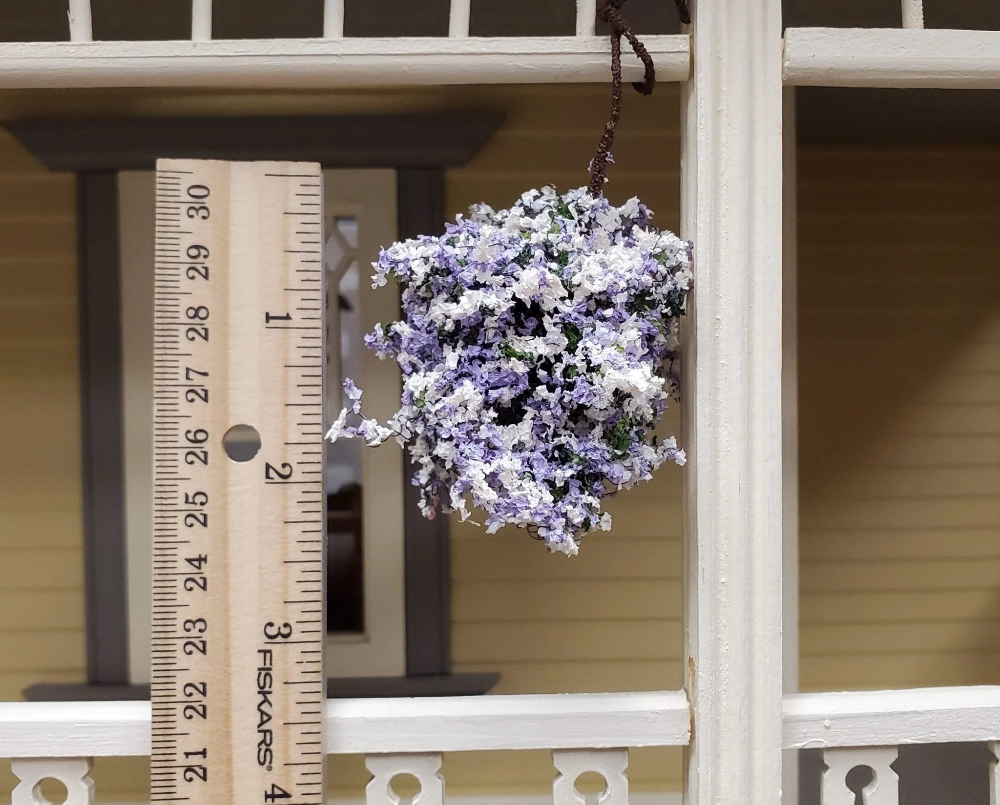 Large Miniature Hanging Plant Flowers Lavender and White Green Model Scenery - Image 3