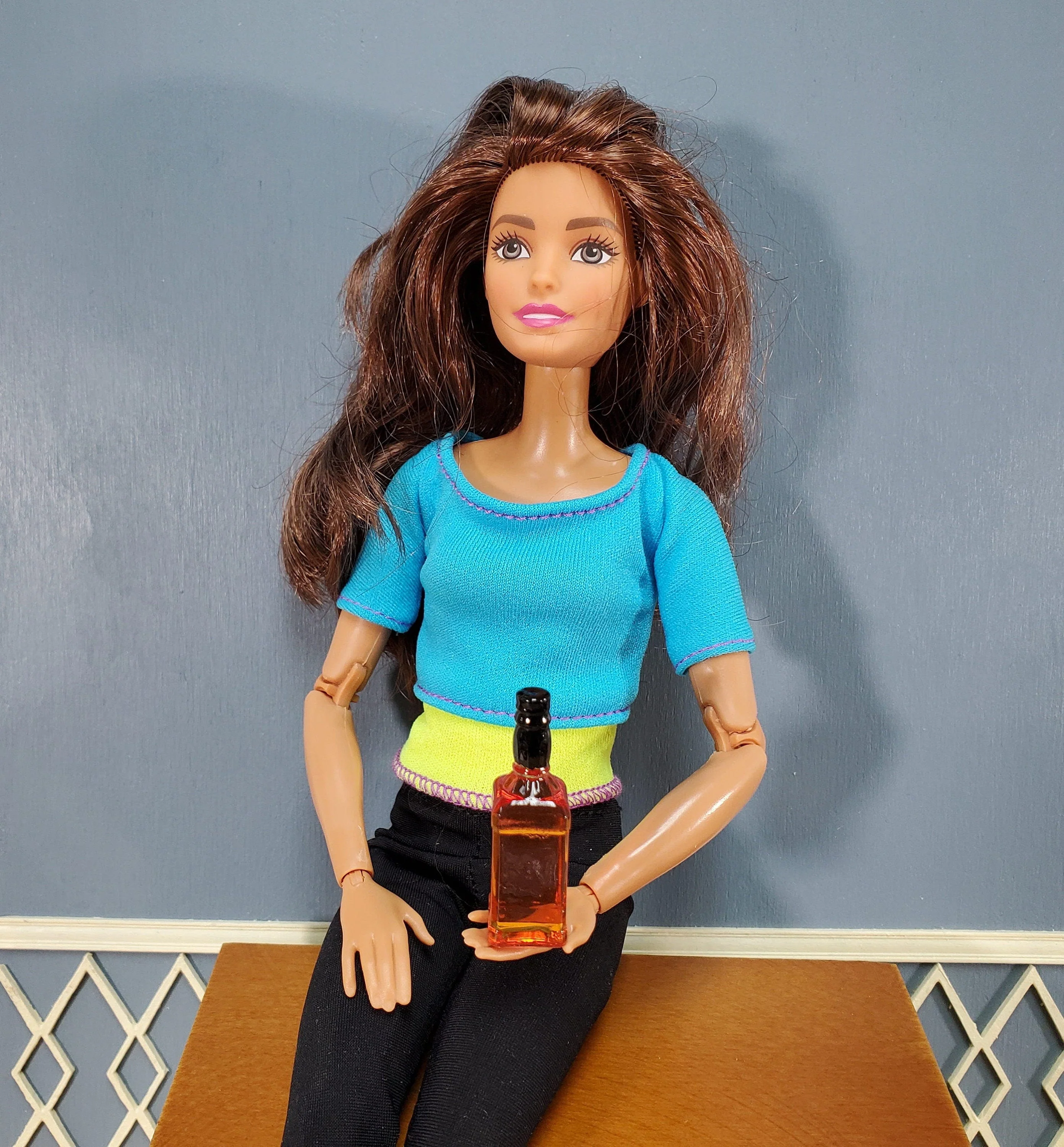 Miniature 1:6 Scale Whiskey Bottle Modern 1 5/16" Tall Dollhouse Booze Drinks - Image 4