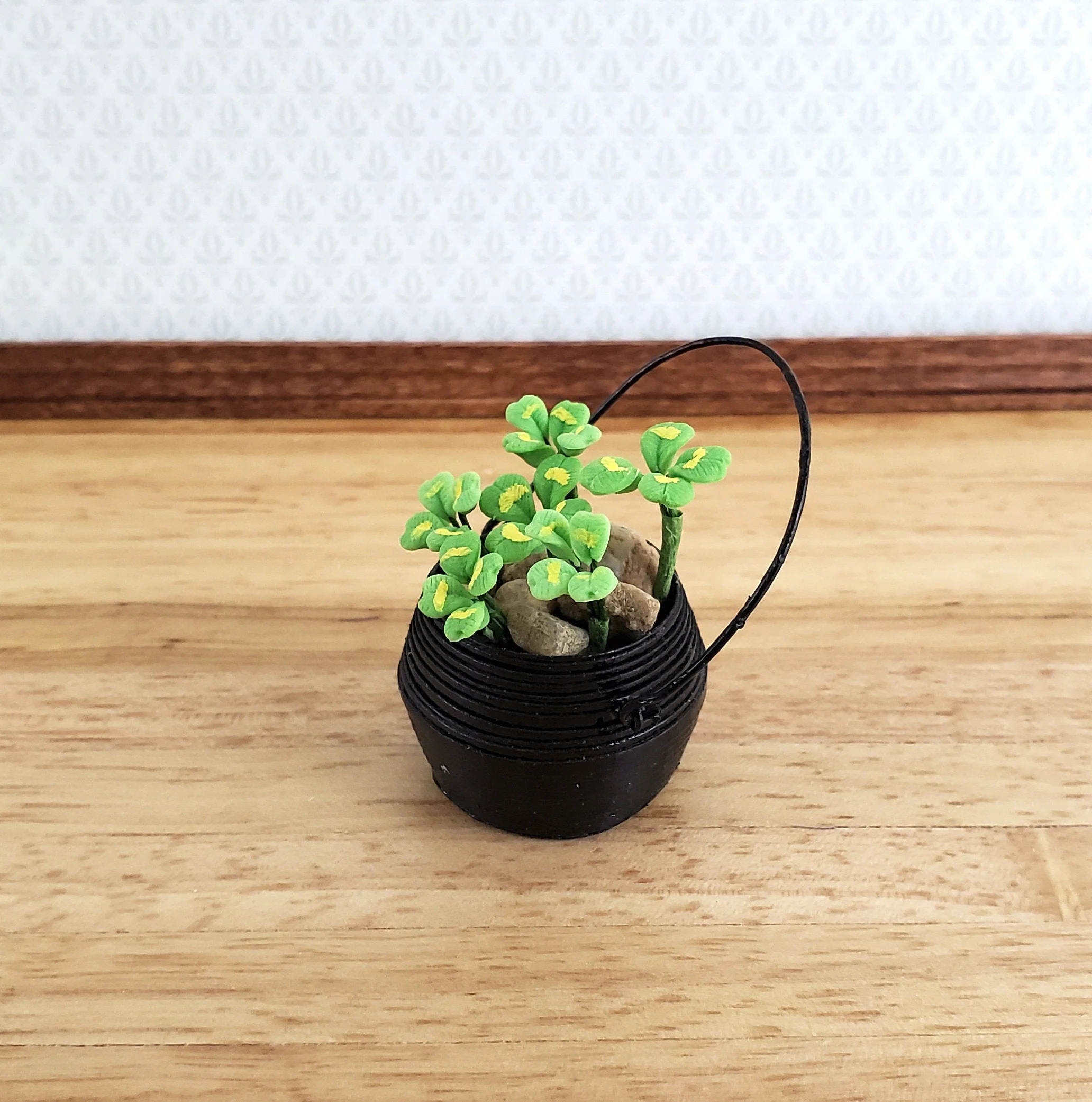 Miniature Clovers Shamrocks 4 Leaf in Cauldron Style Pot 1:12 Scale Dollhouse - Image 2