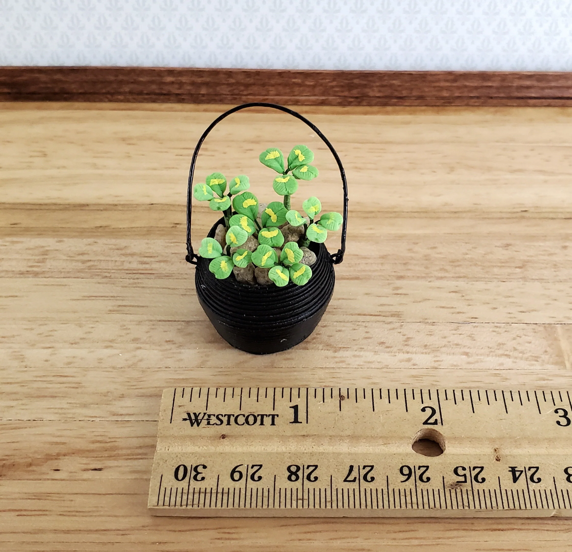 Miniature Clovers Shamrocks 4 Leaf in Cauldron Style Pot 1:12 Scale Dollhouse - Image 3