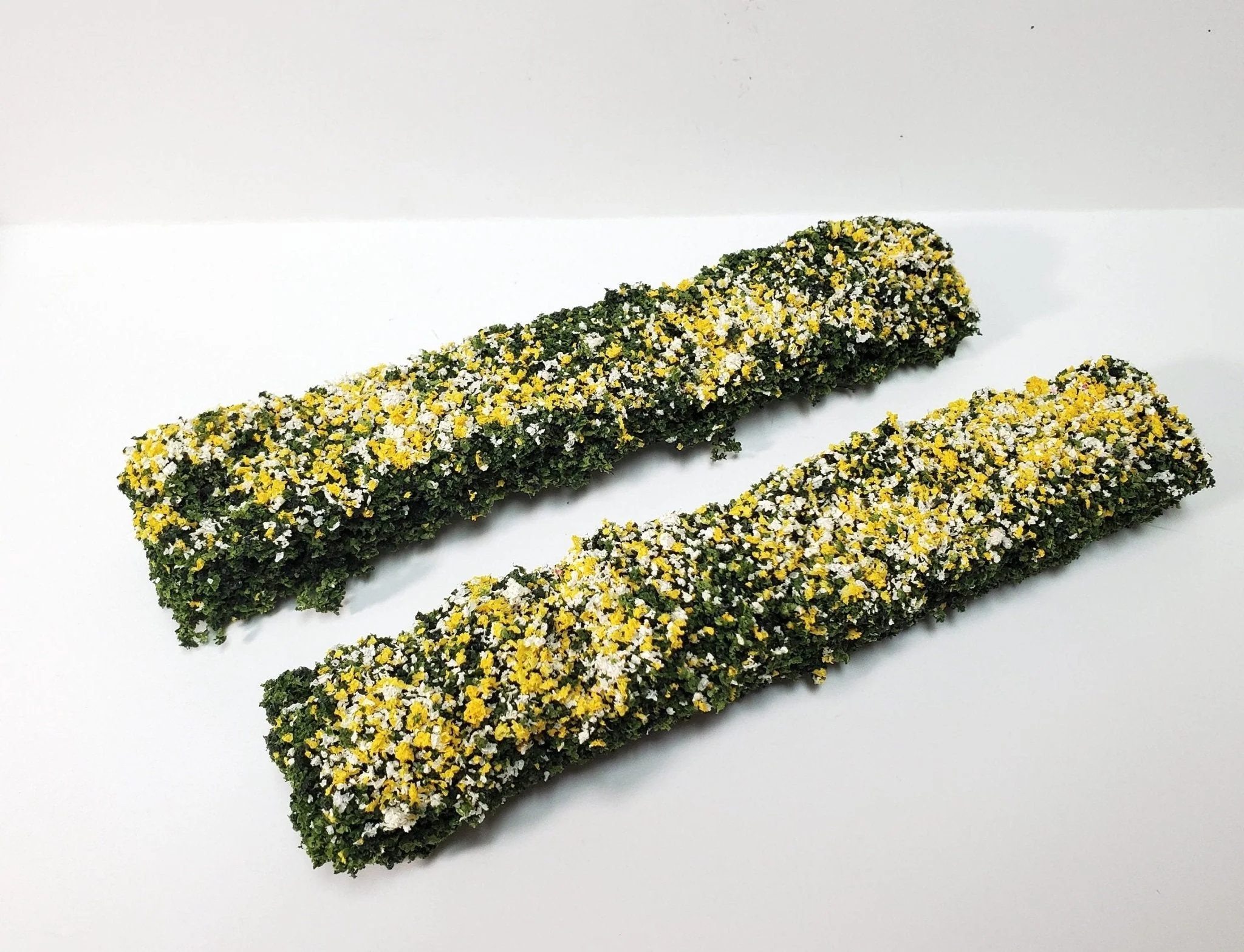 Miniature Flowering Hedge Yellow & Green Model RR Dioramas Dollhouses Scenery