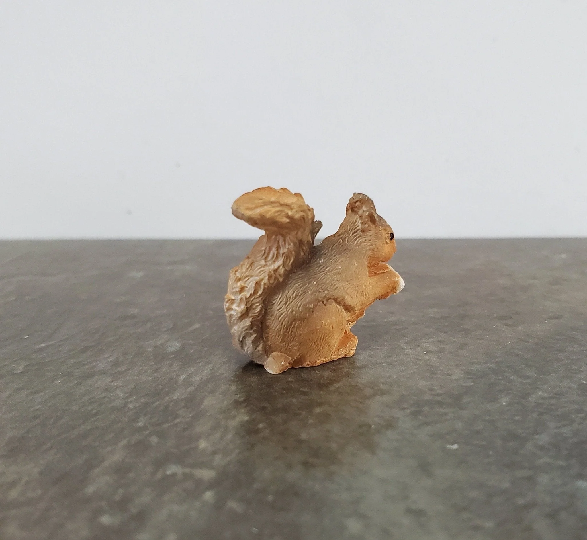 Miniature Squirrel Large 1:12 Scale Dollhouse - Image 2