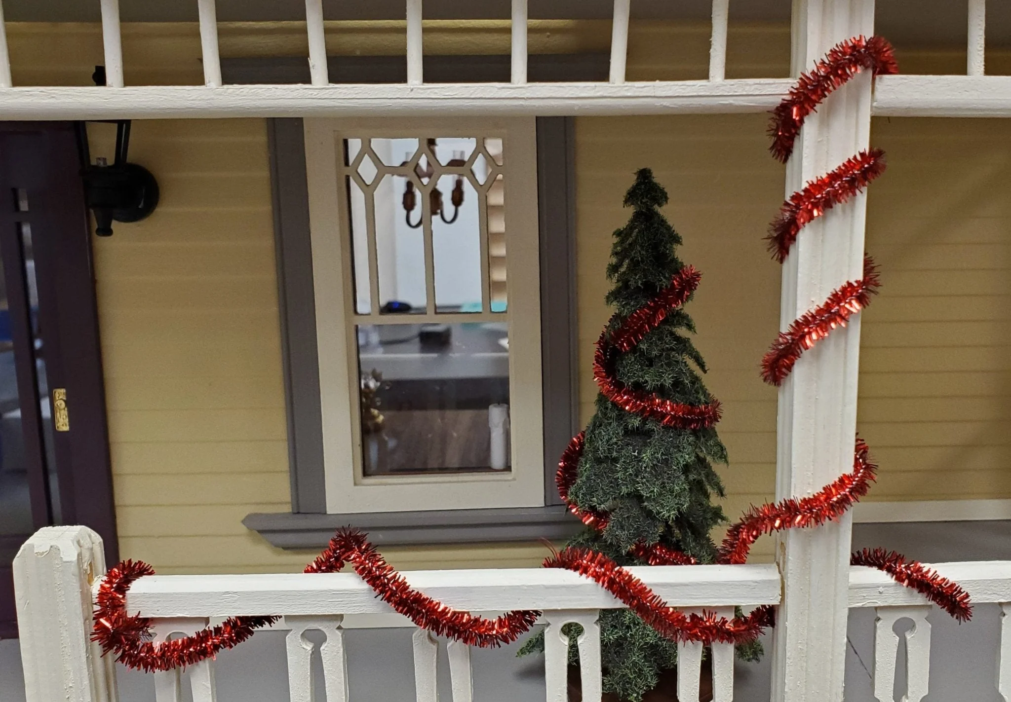 Red Tinsel Christmas Garland Wired 4 pieces at 12" long Dollhouse Mini Decor - Image 3
