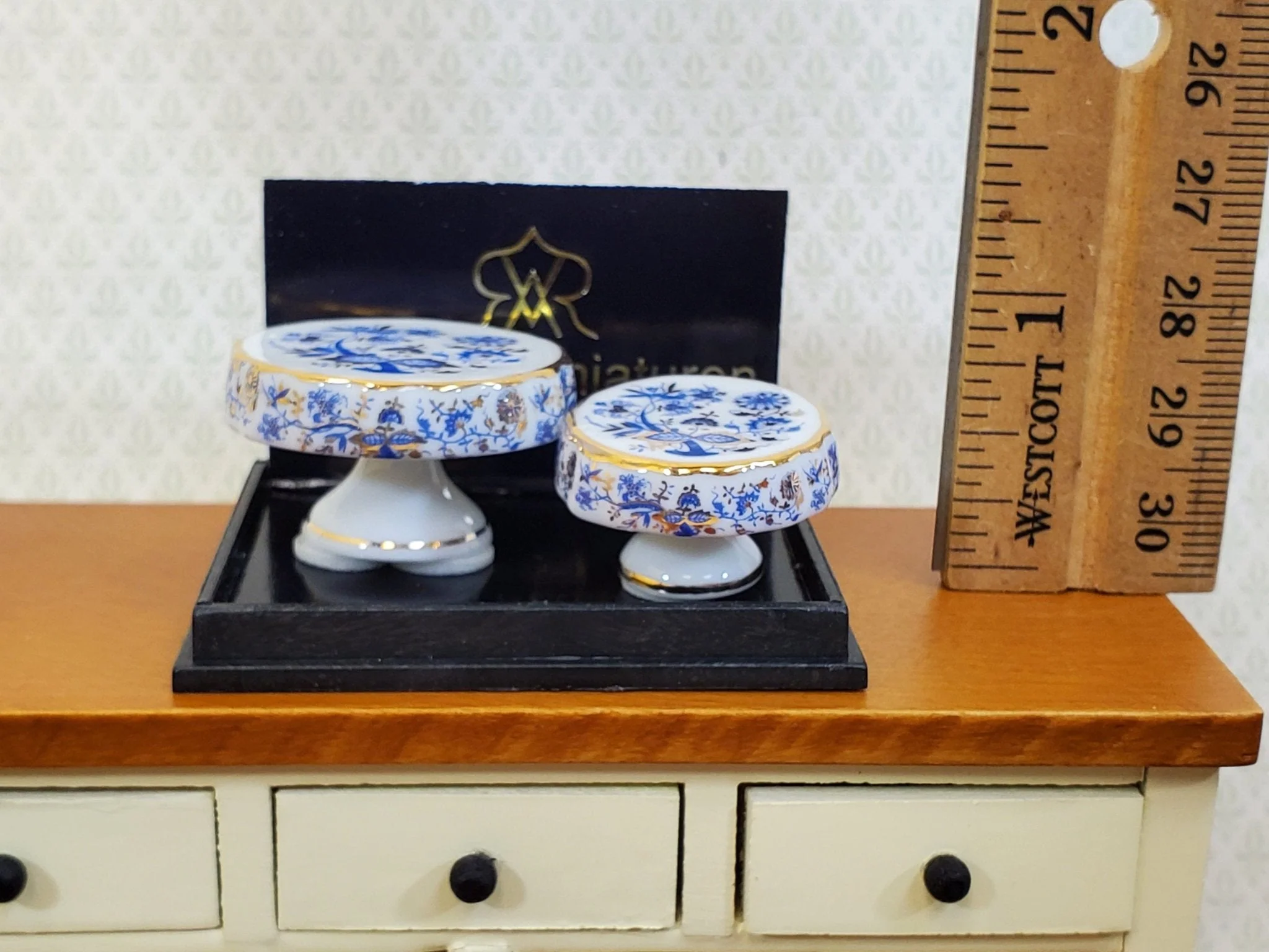 Reutter Porcelain Miniature Cake Stands x2 Plates Dishes 1:12 Scale Dollhouse - Image 5