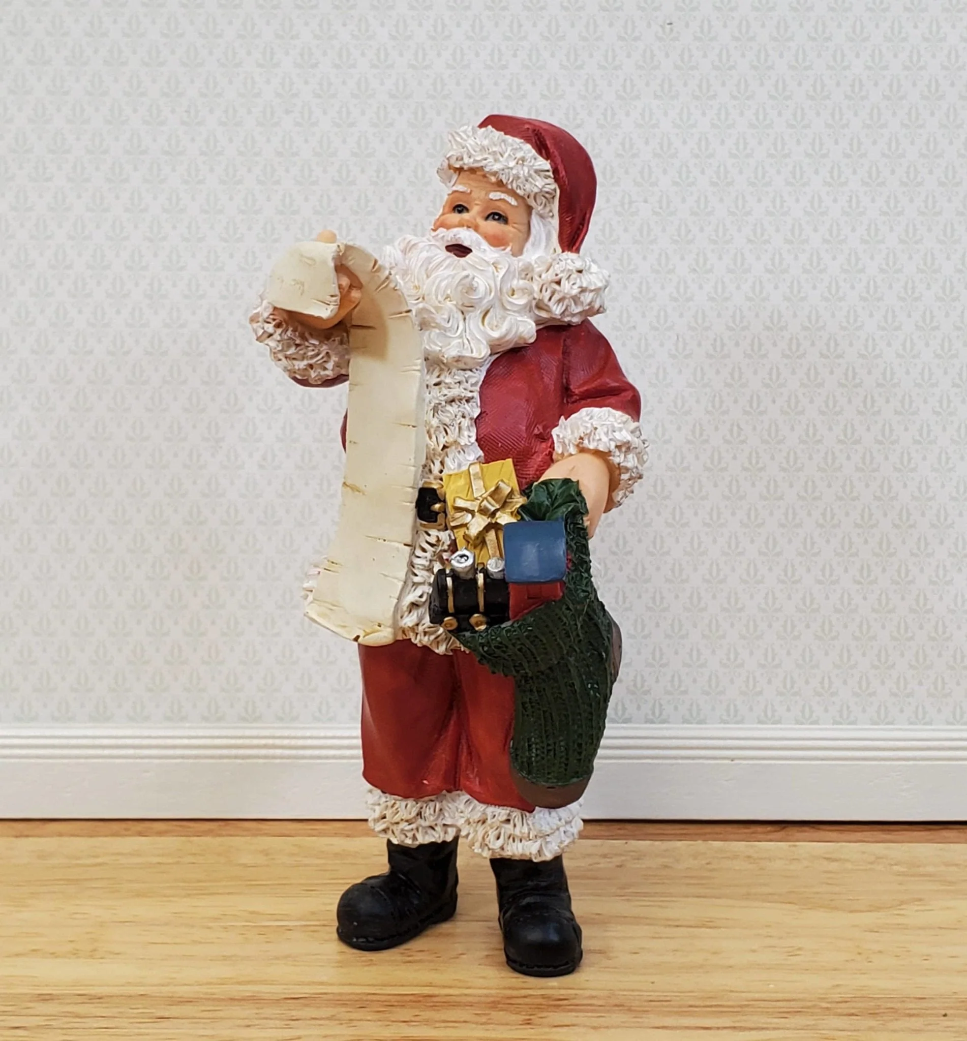 Santa Claus Resin Figure 1:12 Scale Miniature by Houseworks Christmas Santa Houses