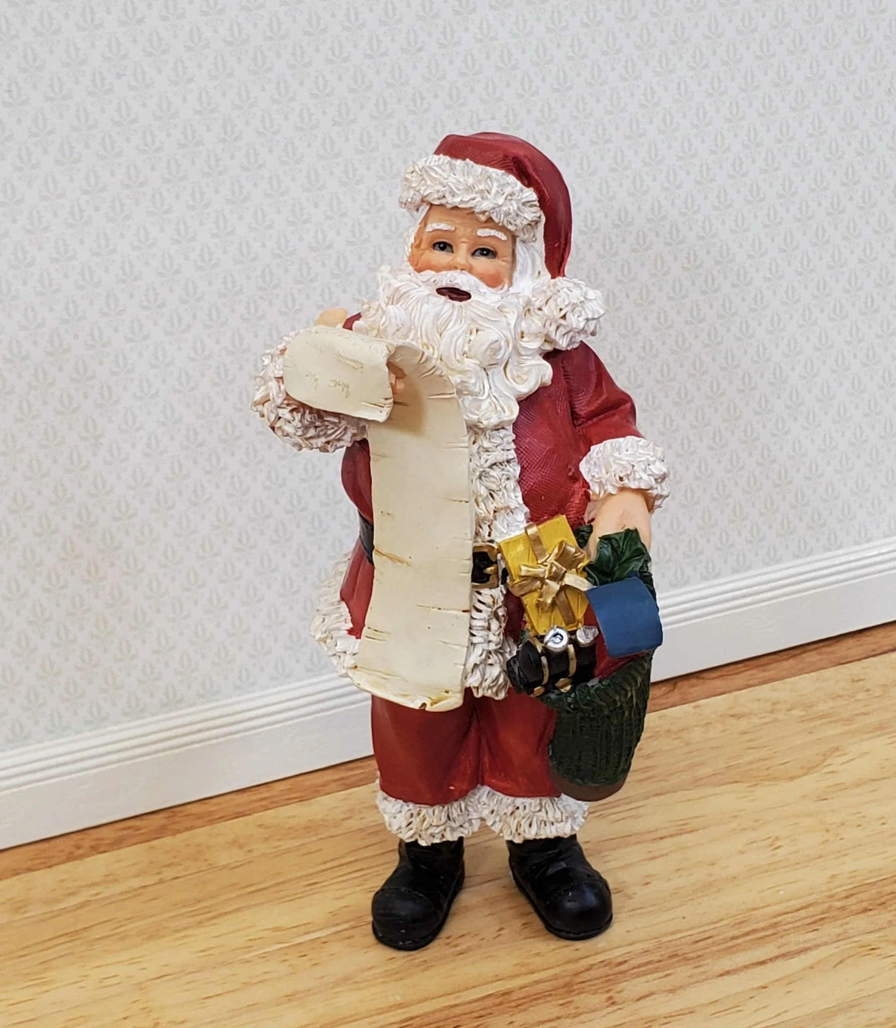 Santa Claus Resin Figure 1:12 Scale Miniature by Houseworks Christmas Santa Houses - Image 2
