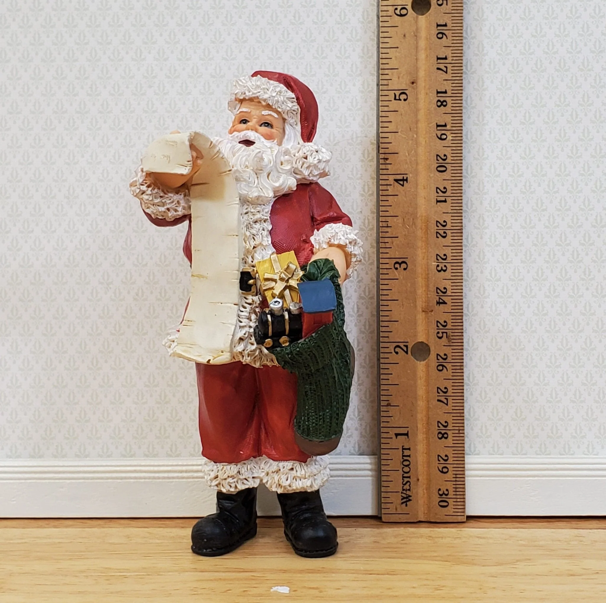 Santa Claus Resin Figure 1:12 Scale Miniature by Houseworks Christmas Santa Houses - Image 4