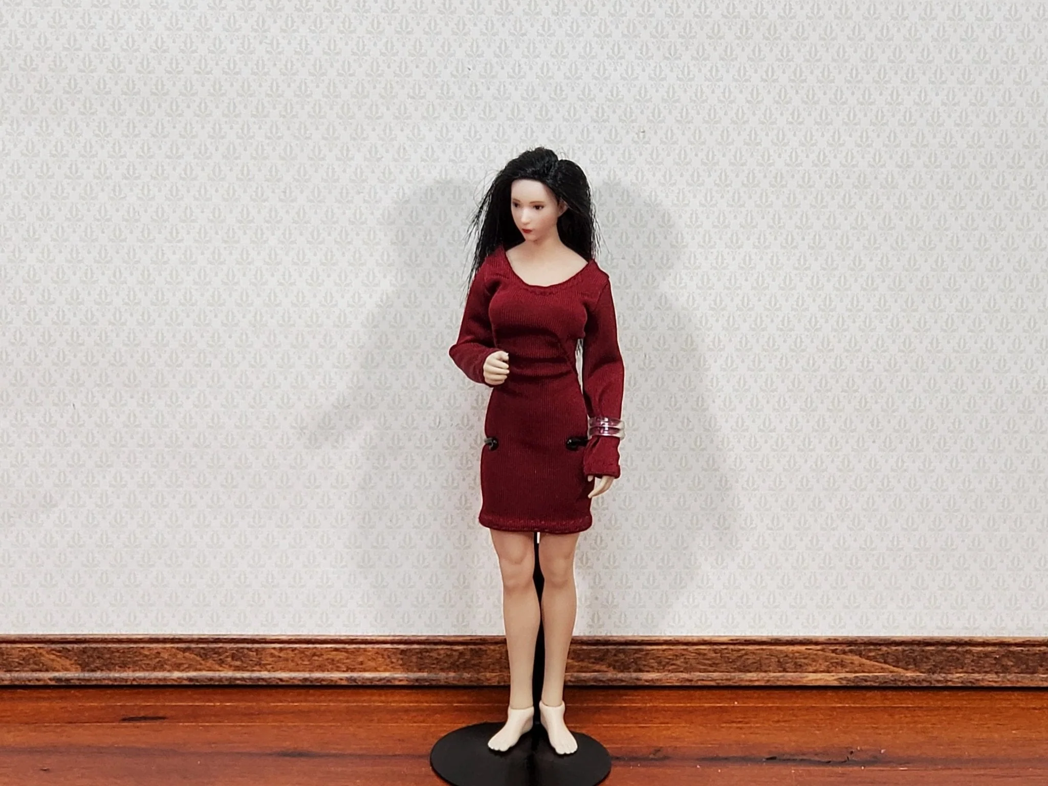 Small Doll Stand Black Metal for 3" - 6" Dolls Slim Waist 1:12 Scale Dolls - Image 5