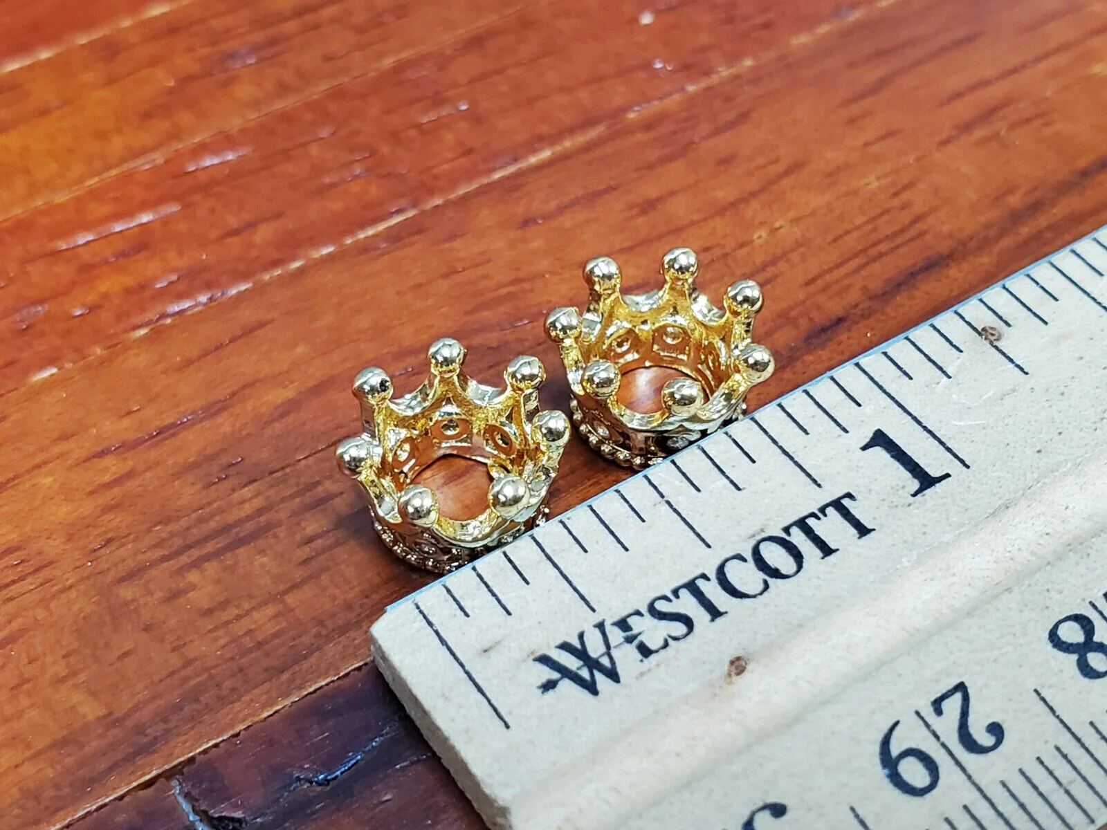 Tiny Crowns Gold Metal Set of 2 Miniatures Jewelry Model Making 1:48 Scale - Image 3